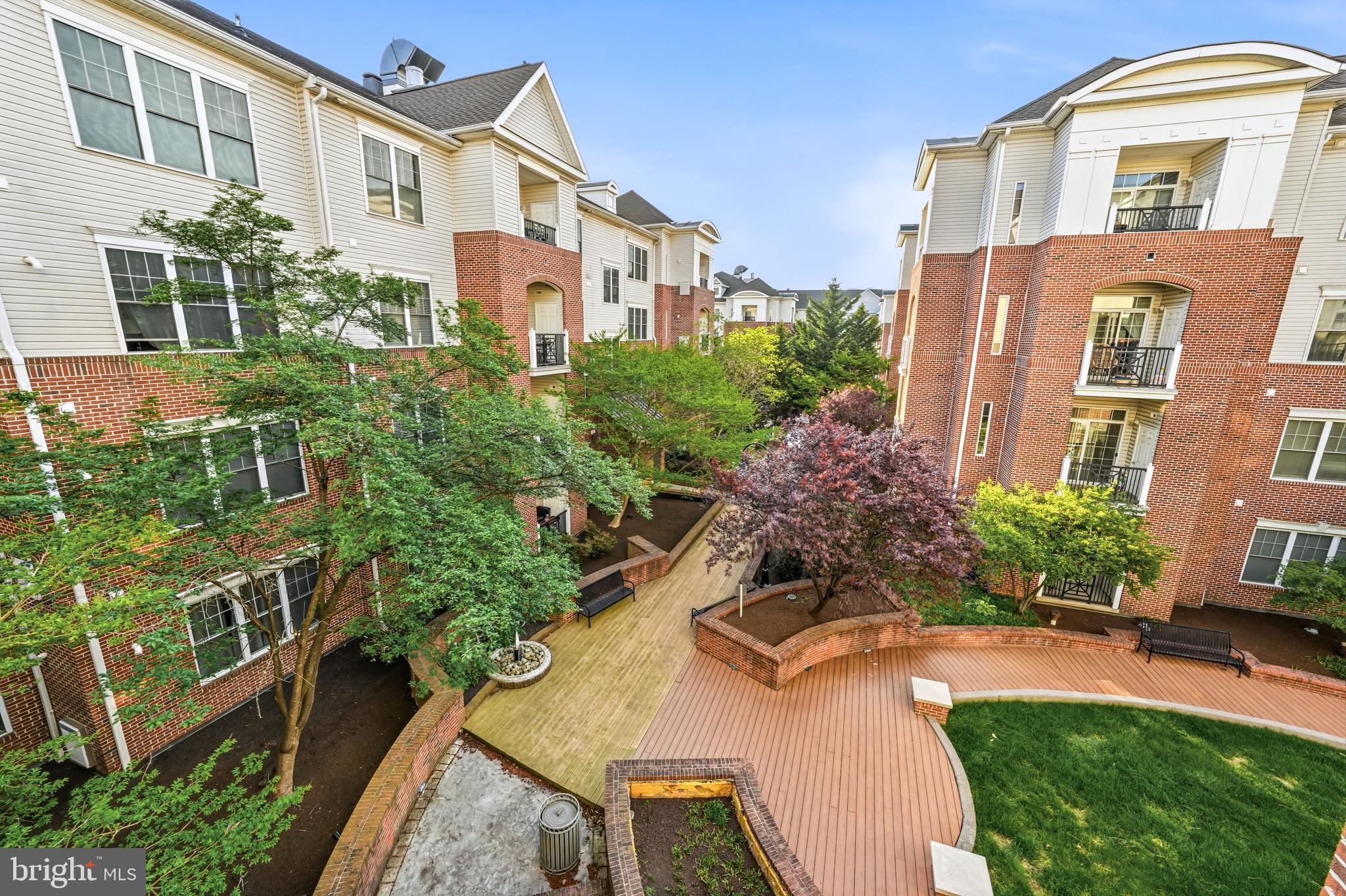 THE GRANDE AT RIVERVIEW - Residential