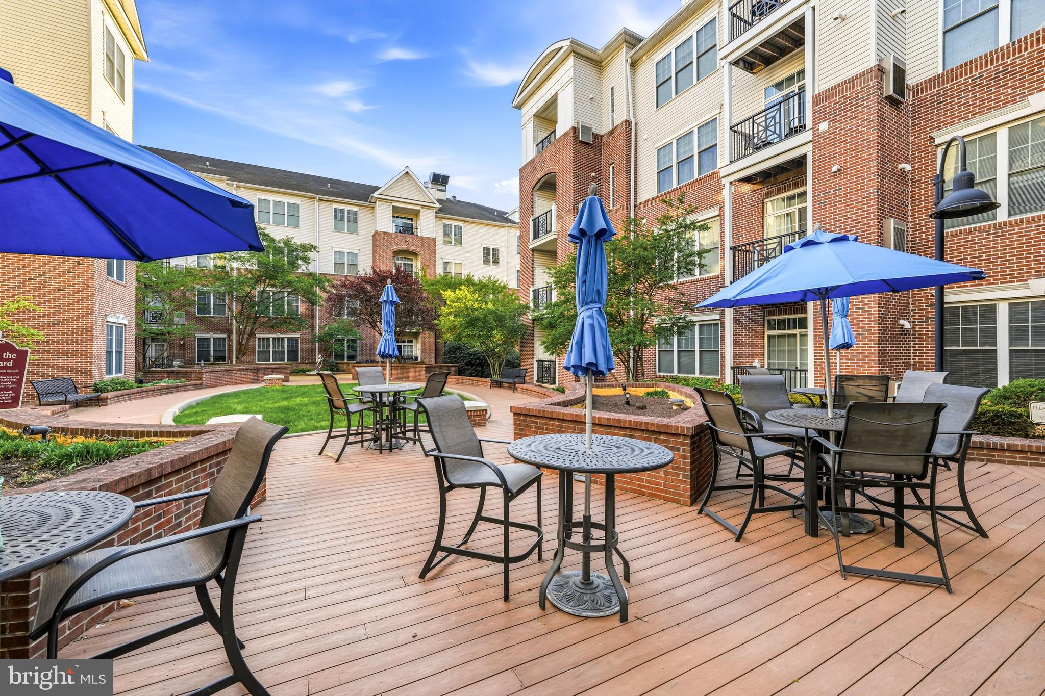 THE GRANDE AT RIVERVIEW - Residential