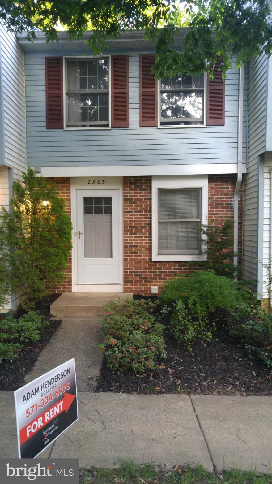 COMMUTERS DREAM!  Townhome in beautiful Fairview Park area. Fully refreshed with many updated features in the kitchen. Basement offers a potential in-law suite with a walkout to a quiet wooded backyard. New shower downstairs, new paint, and new windows throughout. Easy access to 495, 66, 29, 50 as well as Herndon, Reston, Dulles, DC, Arlington.