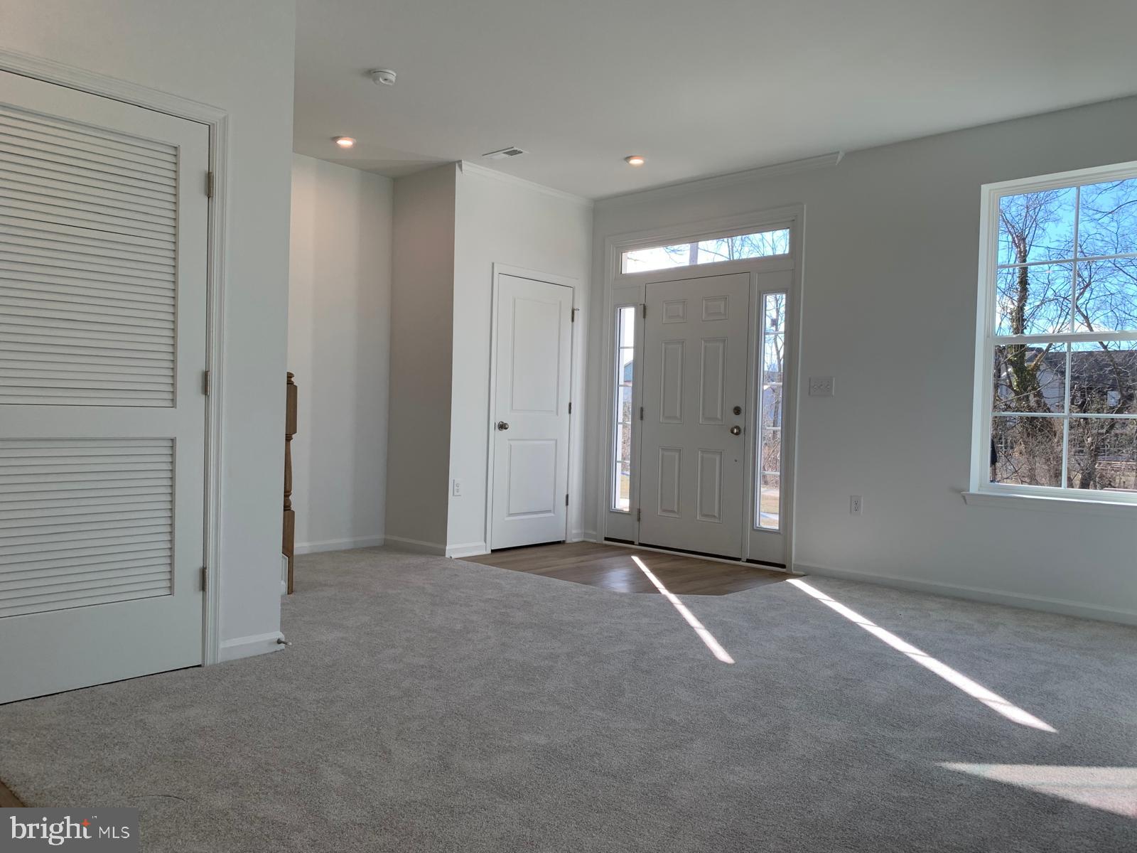 LOFTS AT CREEKSIDE - Residential Lease