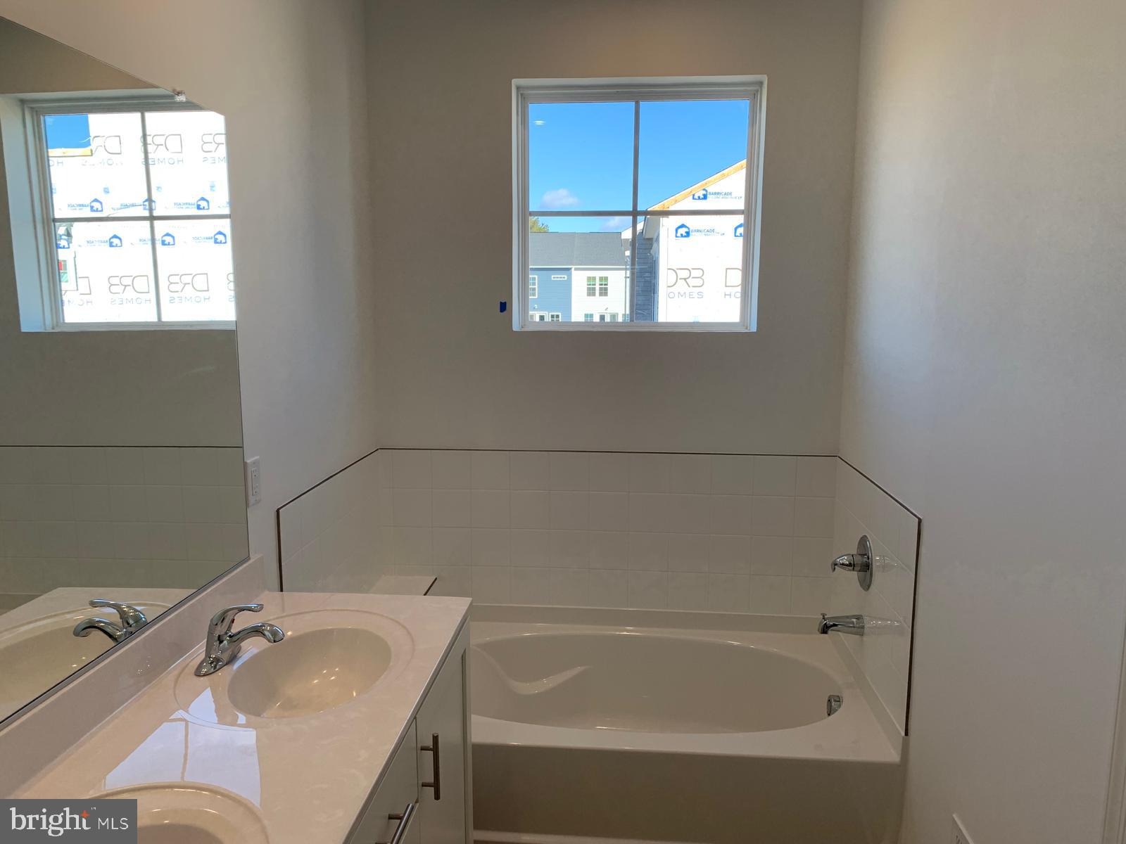 LOFTS AT CREEKSIDE - Residential Lease