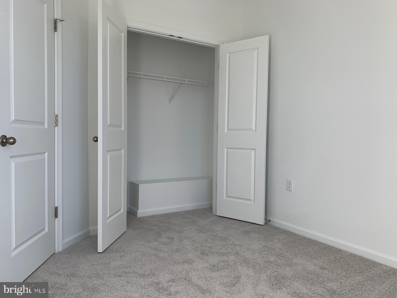 LOFTS AT CREEKSIDE - Residential Lease