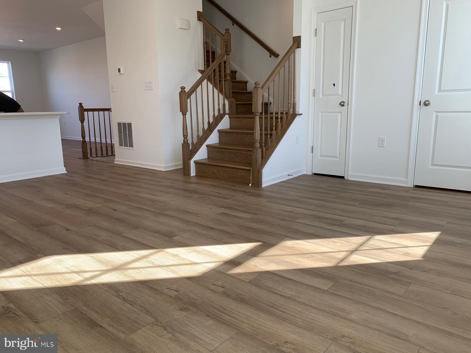 LOFTS AT CREEKSIDE - Residential Lease