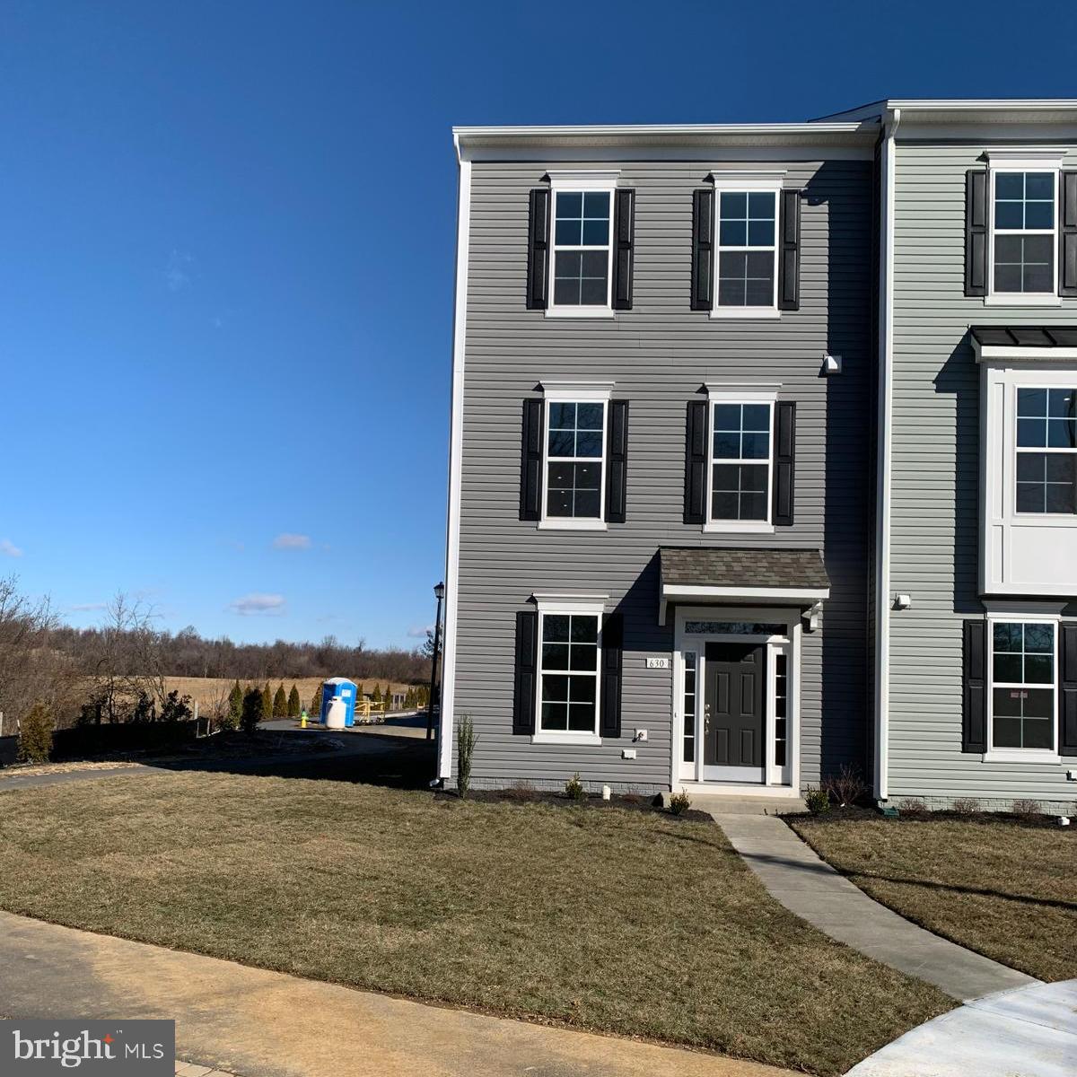 LOFTS AT CREEKSIDE - Residential Lease