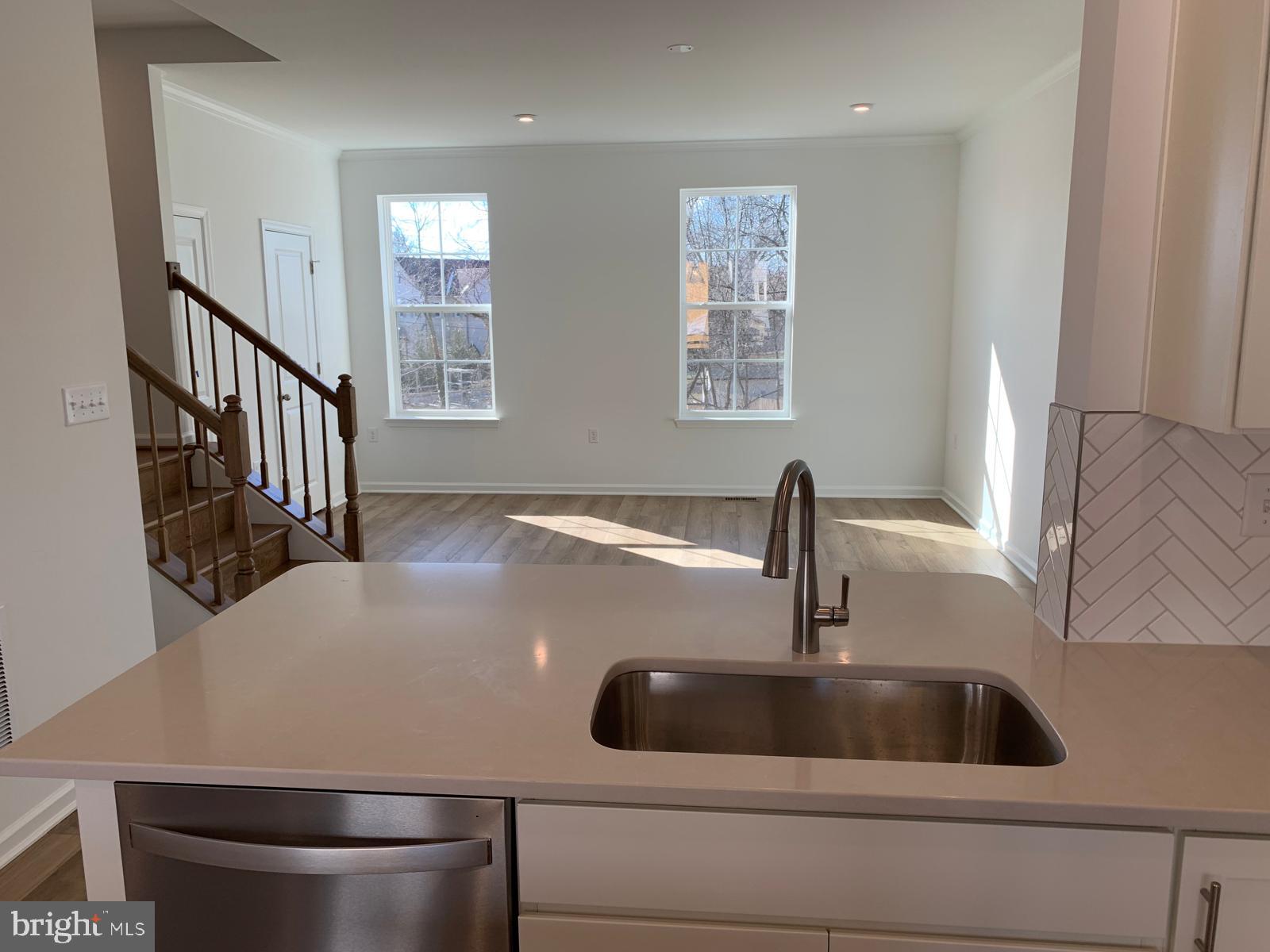 LOFTS AT CREEKSIDE - Residential Lease