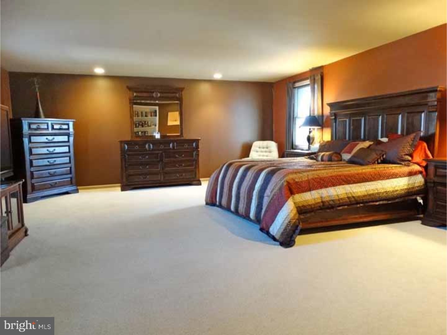 CHURCHVILLE MANOR - Residential
