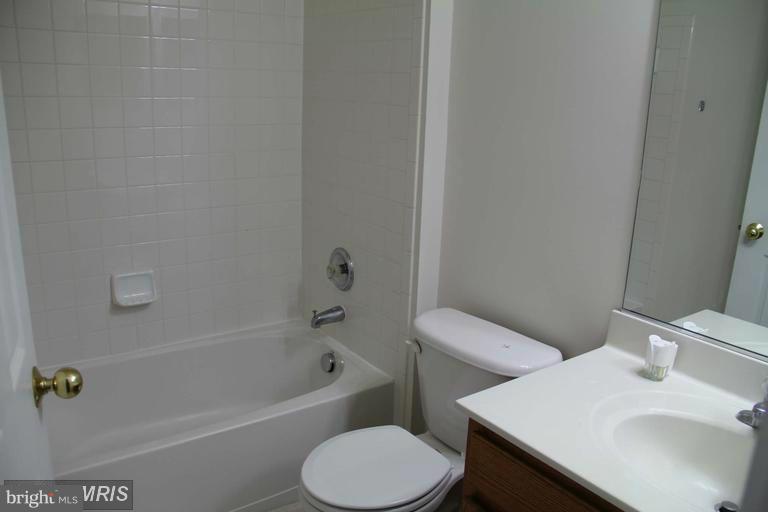 GROVE AT HUNTLEY MEADOWS - Residential Lease