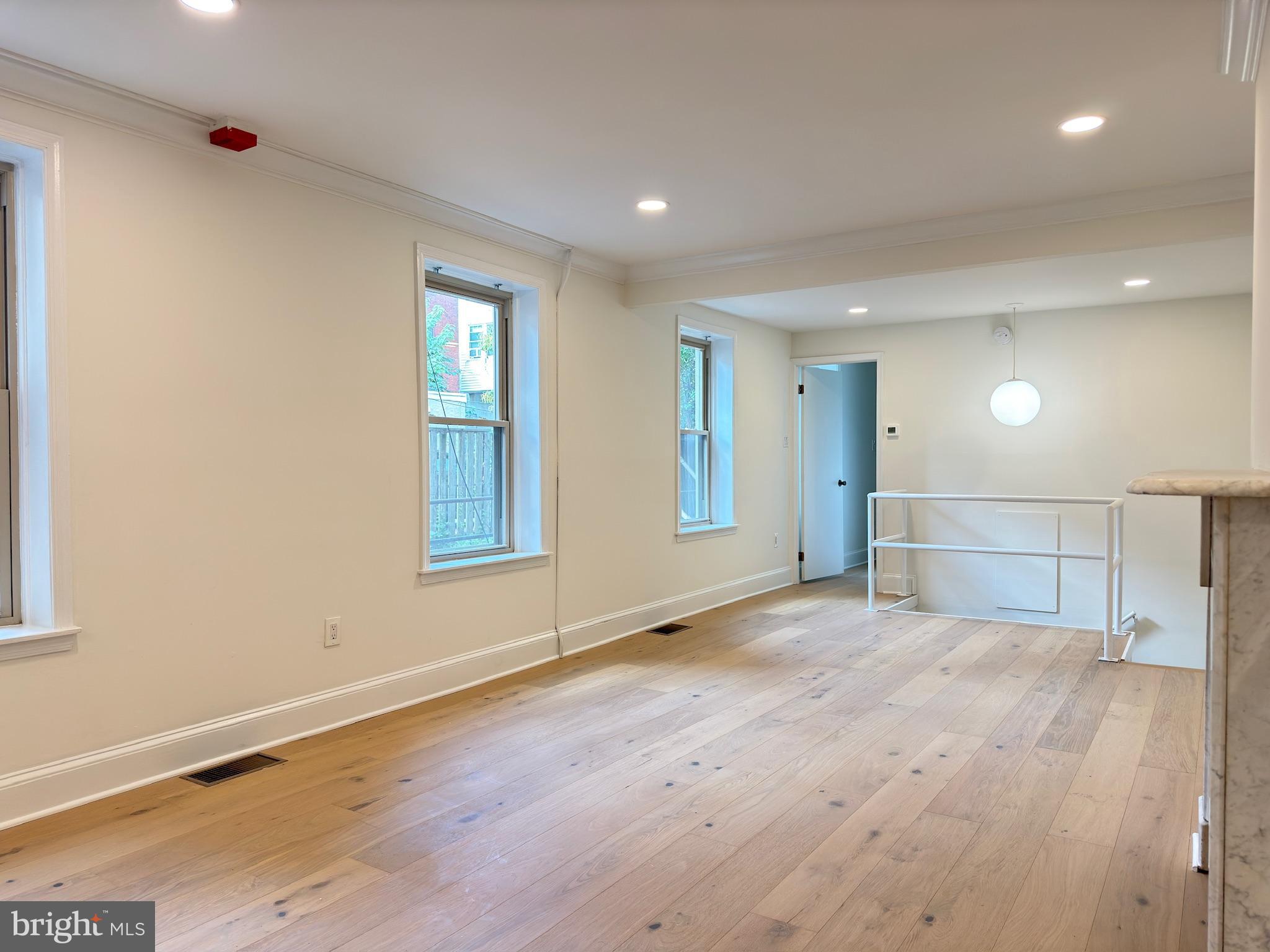 SPRING GARDEN - Residential Lease