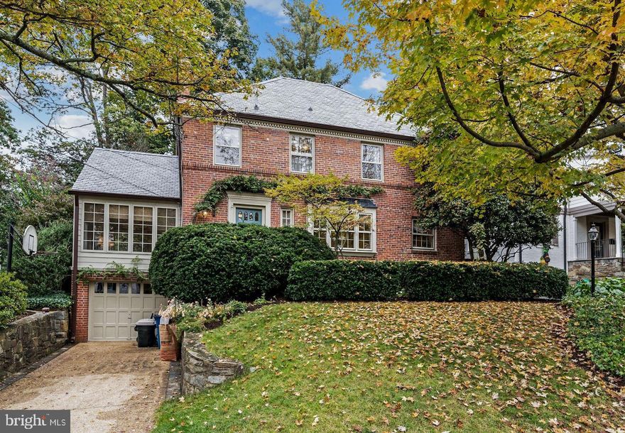 This delightful Sumner home offers 2,736 finished square feet on three levels, featuring  three bedrooms, three and one half bathrooms, a sunny eat-in kitchen, beautiful garden, backyard and patio, and one car garage.
