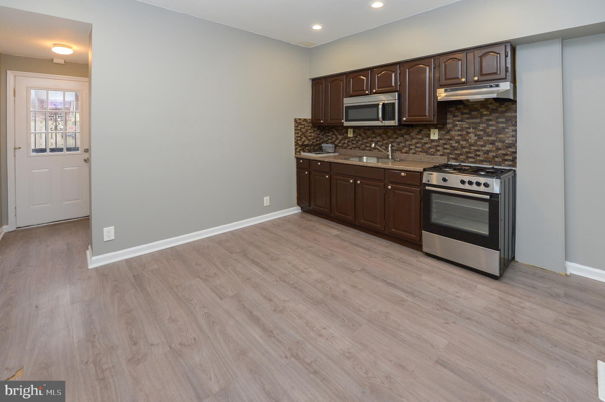 NORRIS SQUARE - Residential Lease
