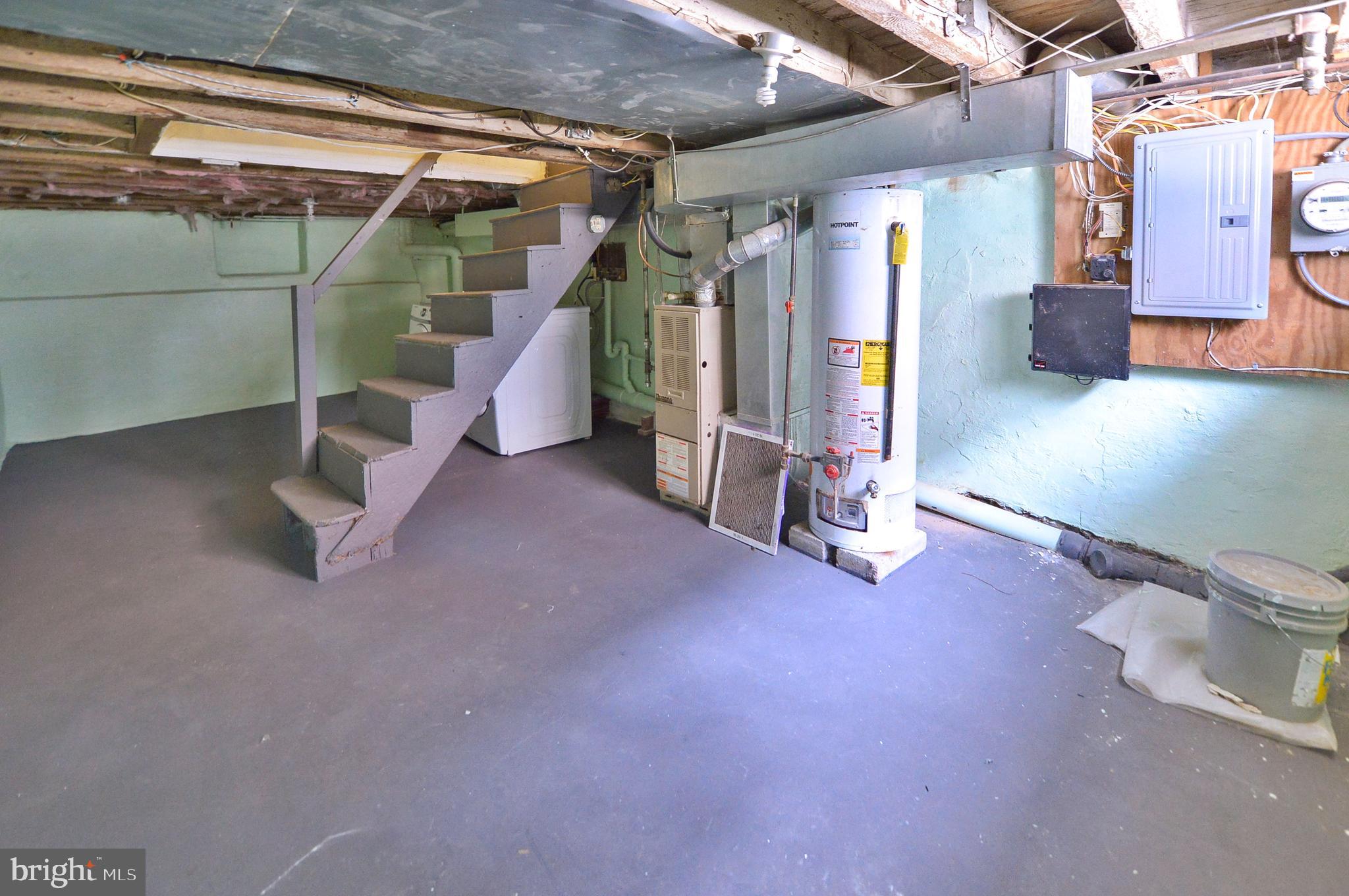 NORRIS SQUARE - Residential Lease