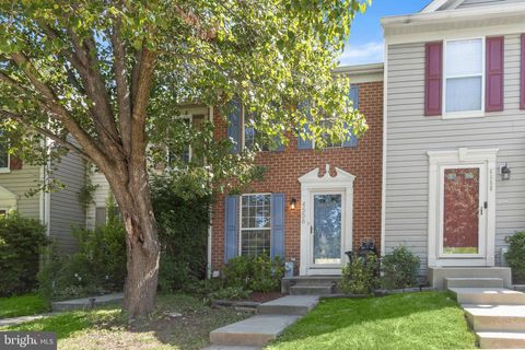 Townhouse For Sale - 4556 Vermeer Court<br/> OWINGS MILLS, MD 21117