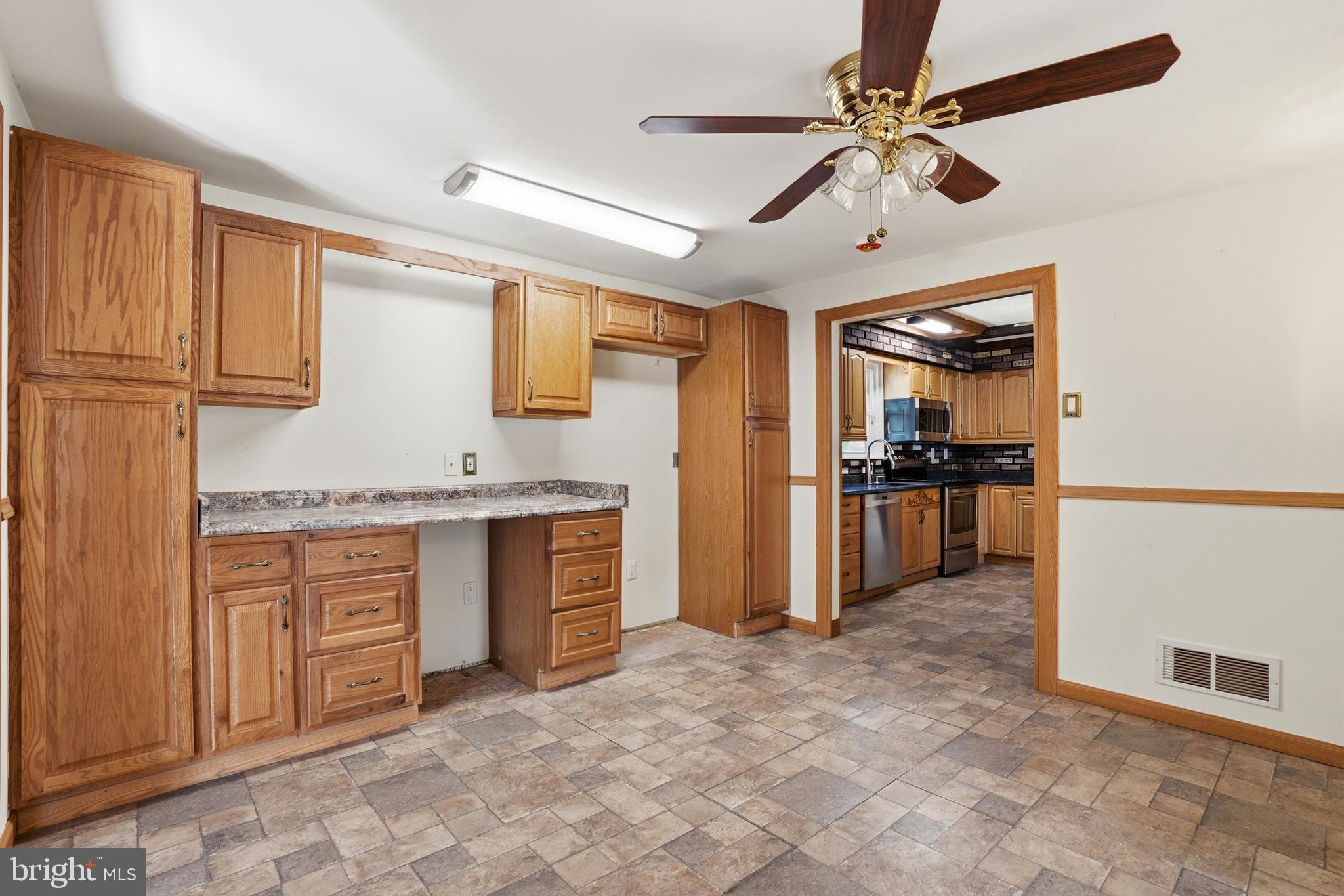 FEASTERVILLE - Residential