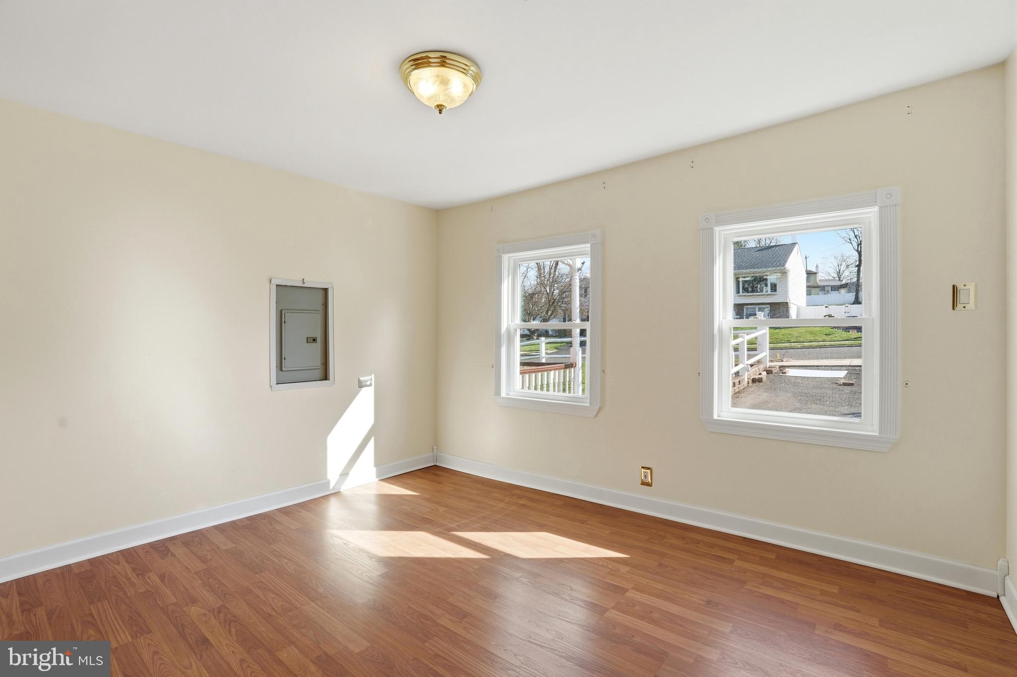 FEASTERVILLE - Residential