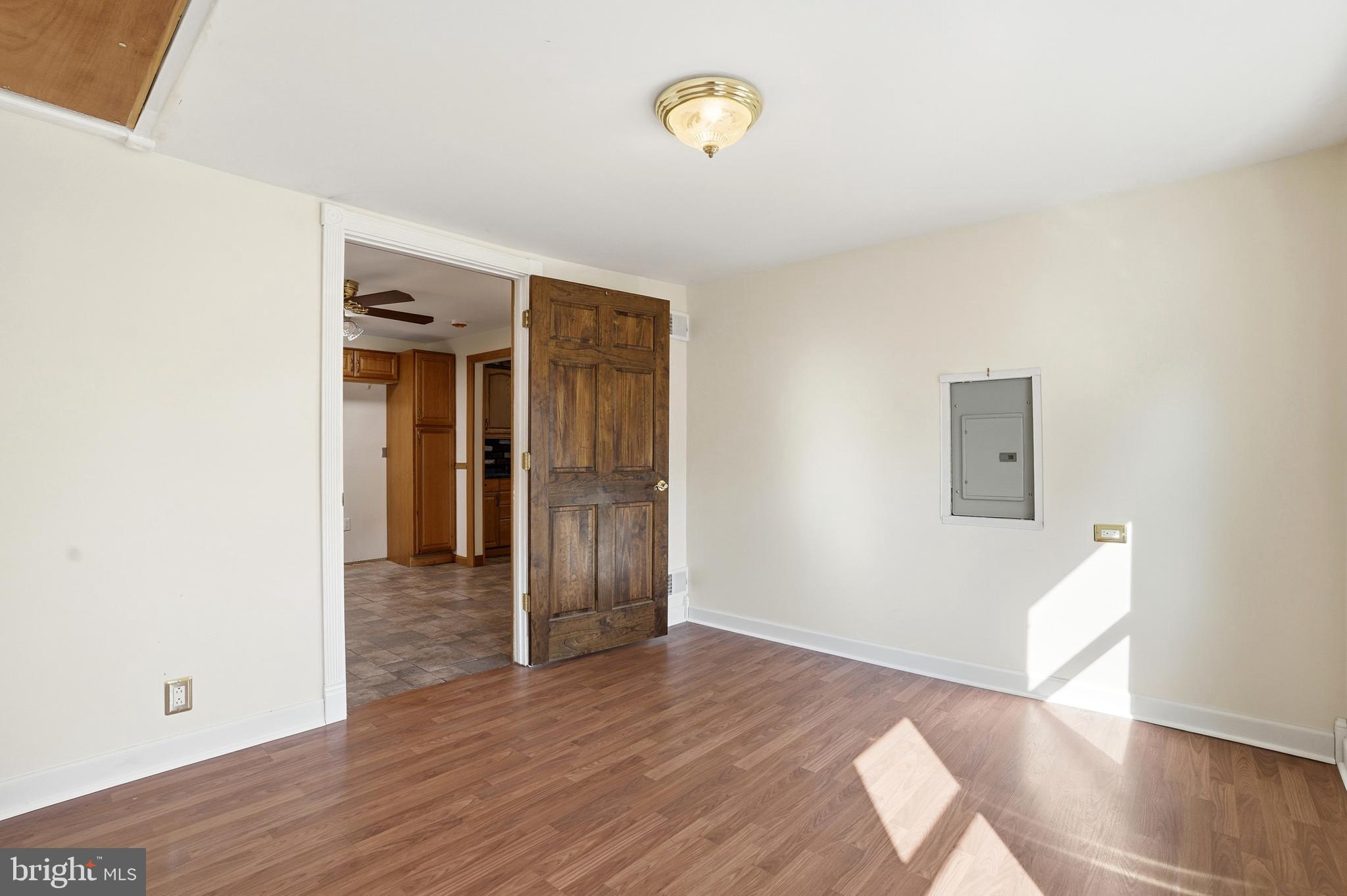 FEASTERVILLE - Residential