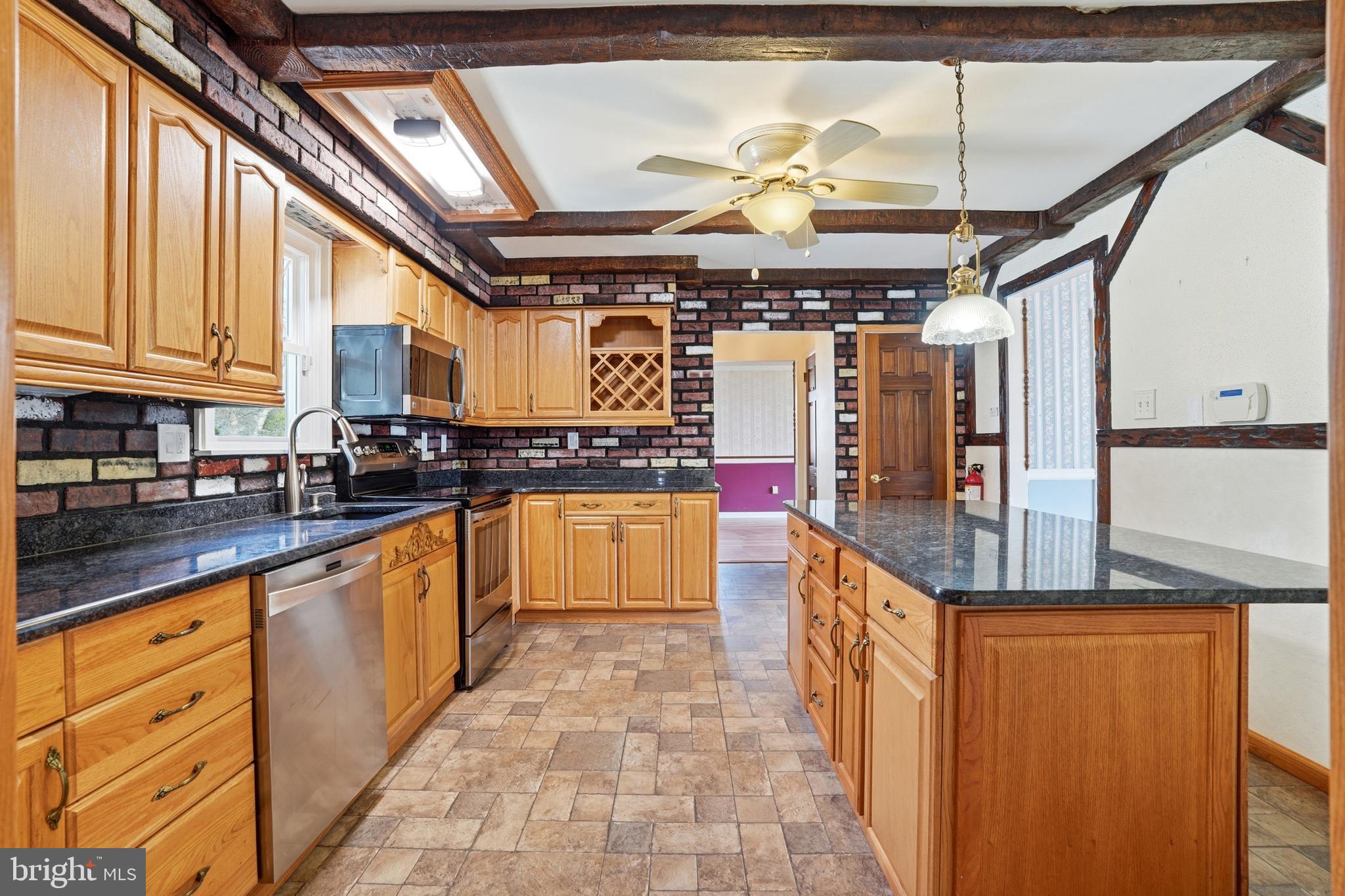 FEASTERVILLE - Residential