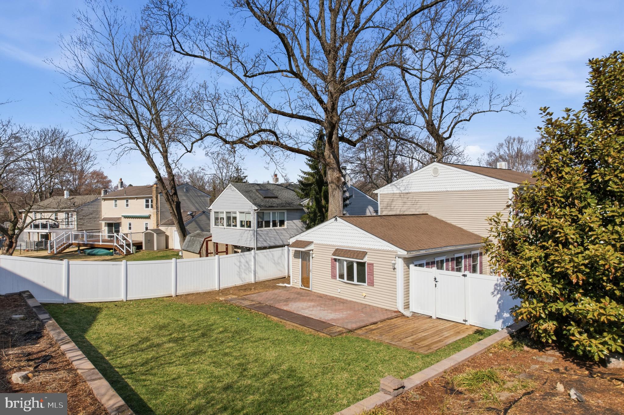 FEASTERVILLE - Residential