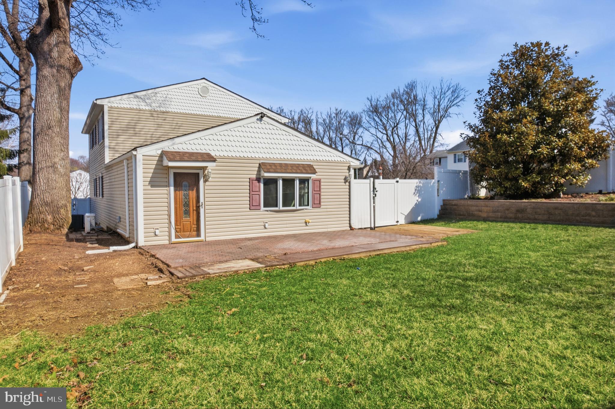 FEASTERVILLE - Residential