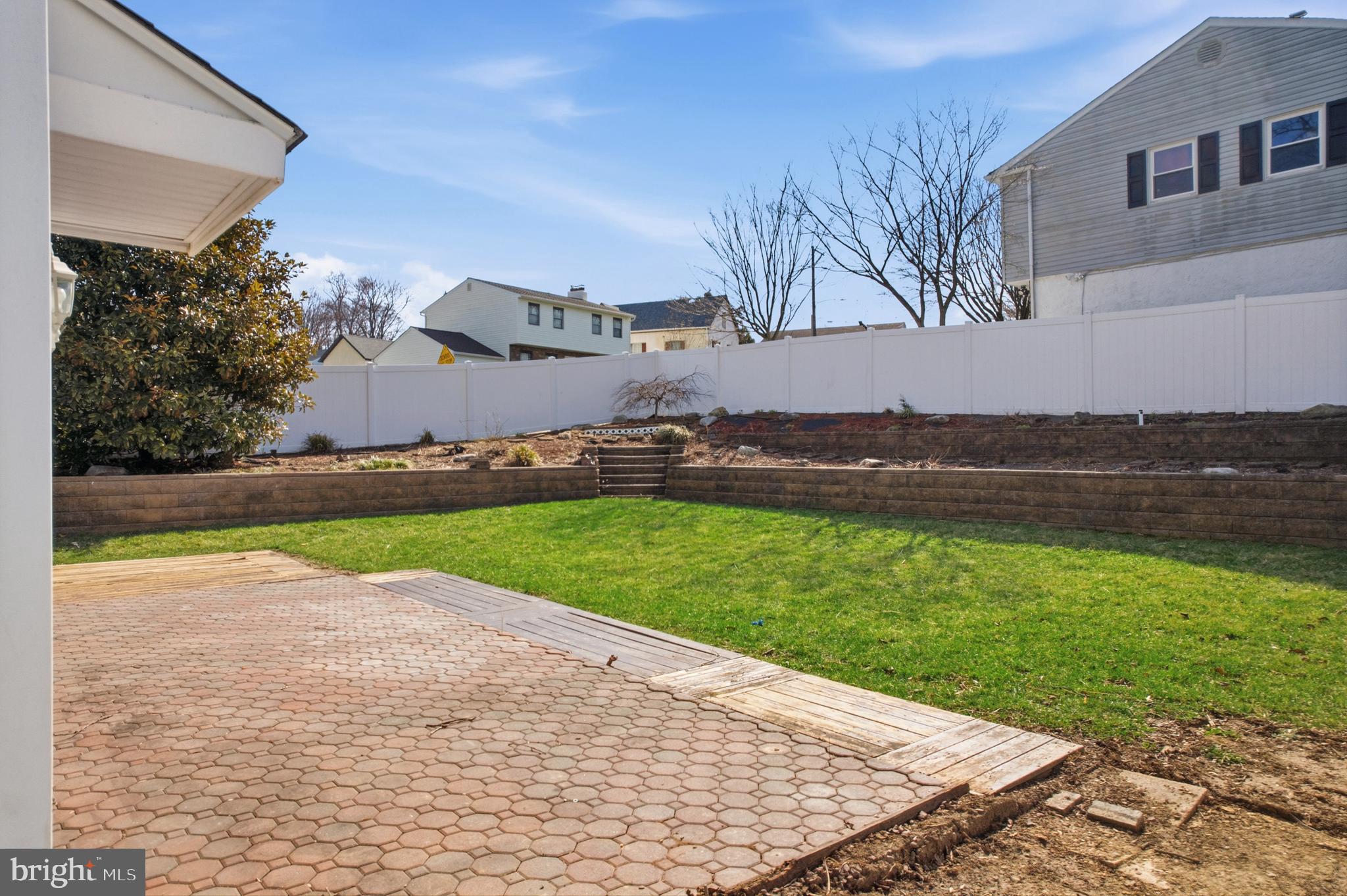 FEASTERVILLE - Residential