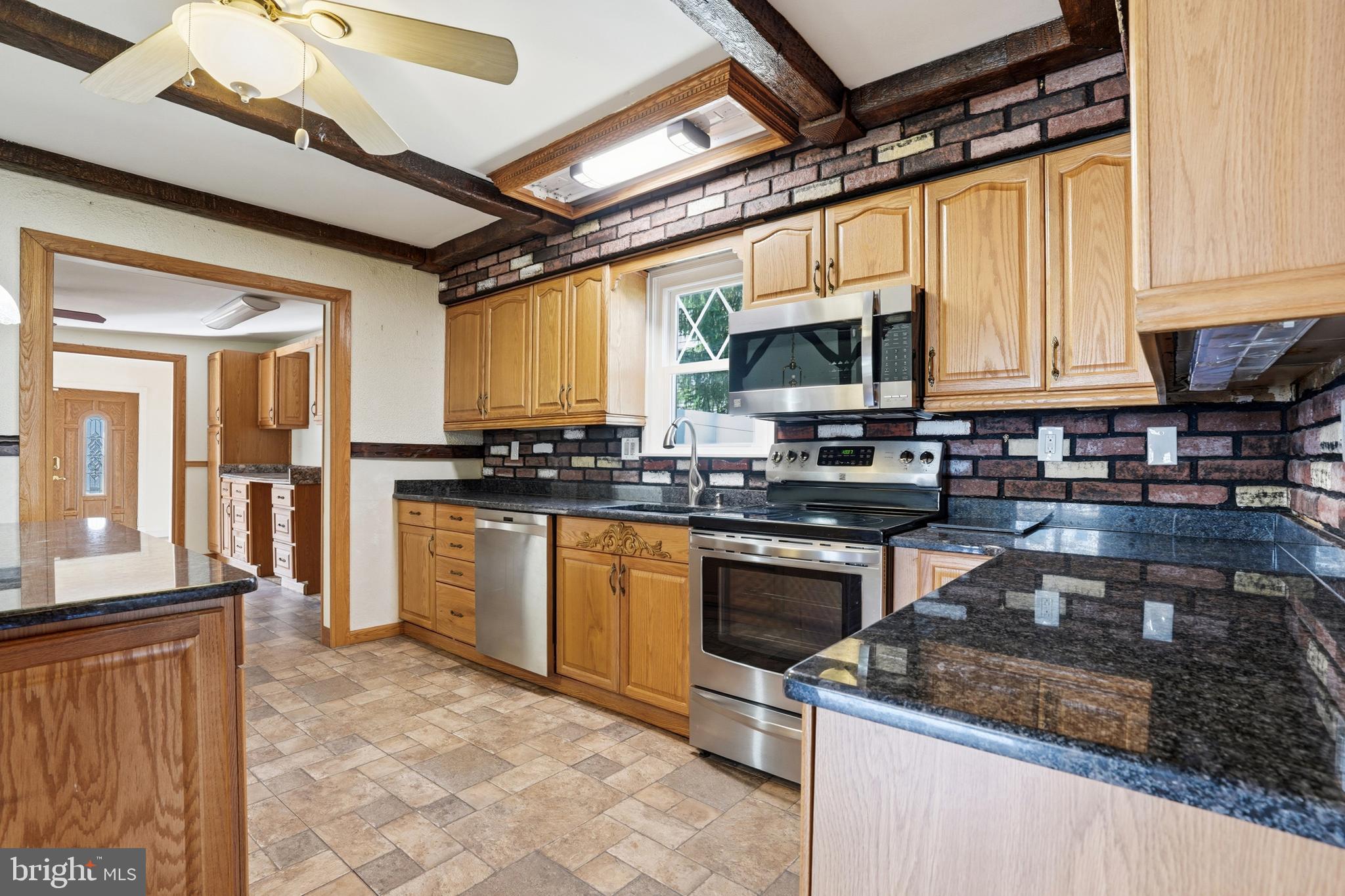 FEASTERVILLE - Residential