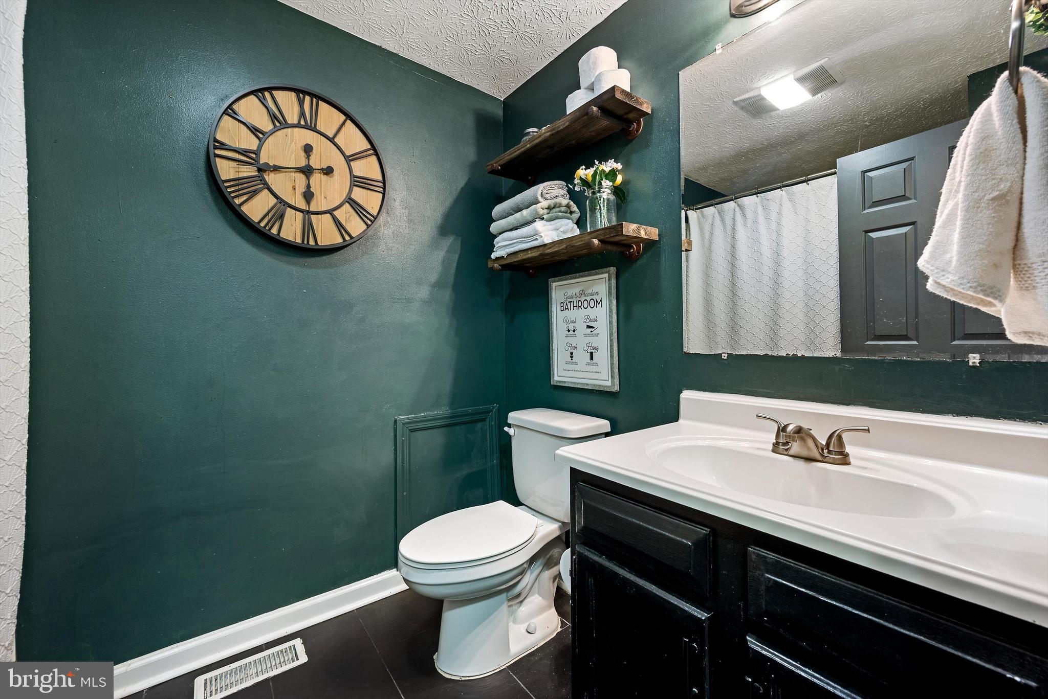 ROYAL VIEW ESTATES - Residential