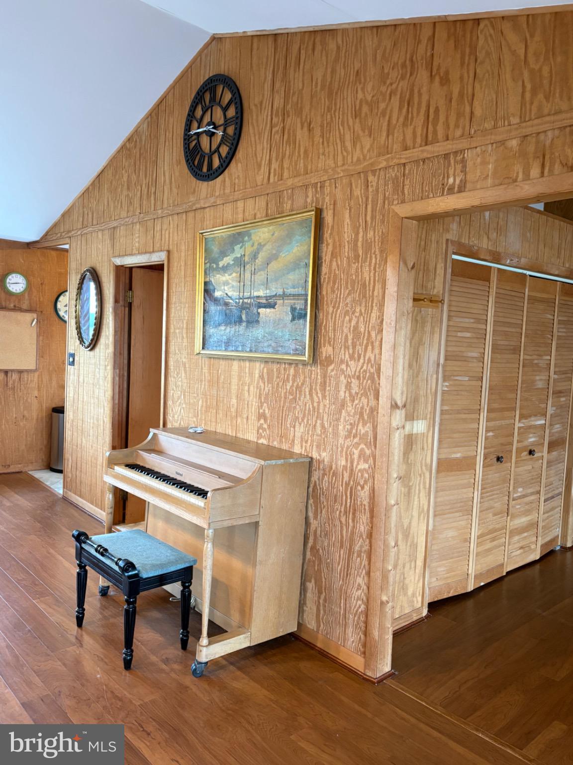 201 S SANDPIPER DRIVE