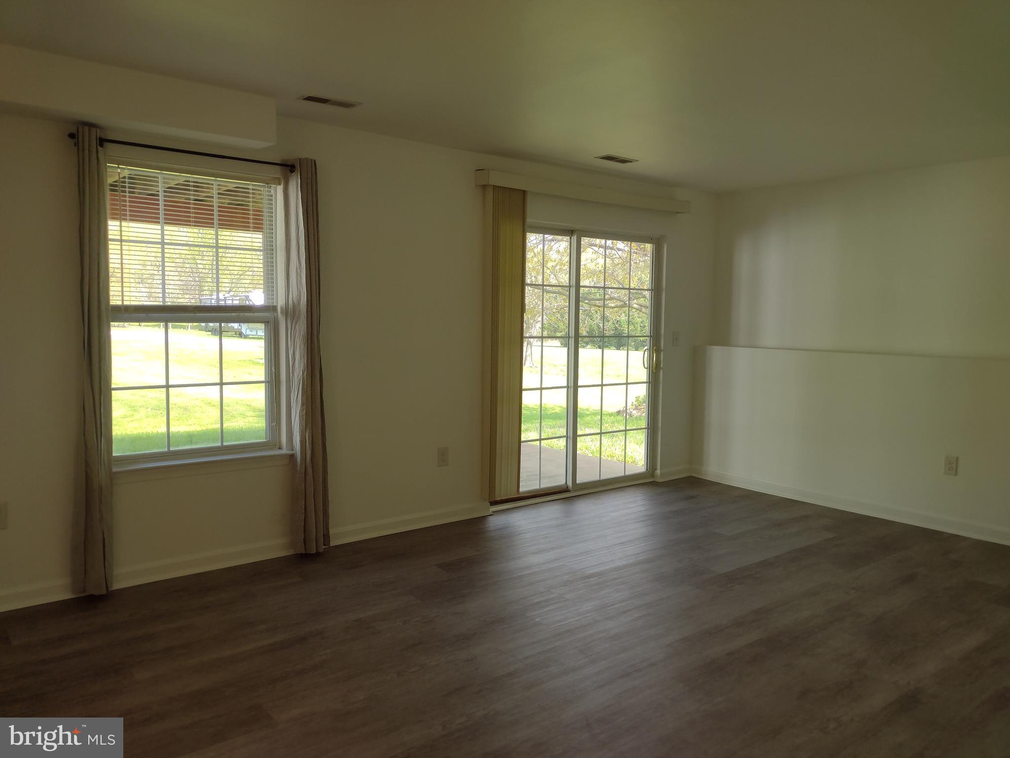 ROHE FARM - Residential Lease