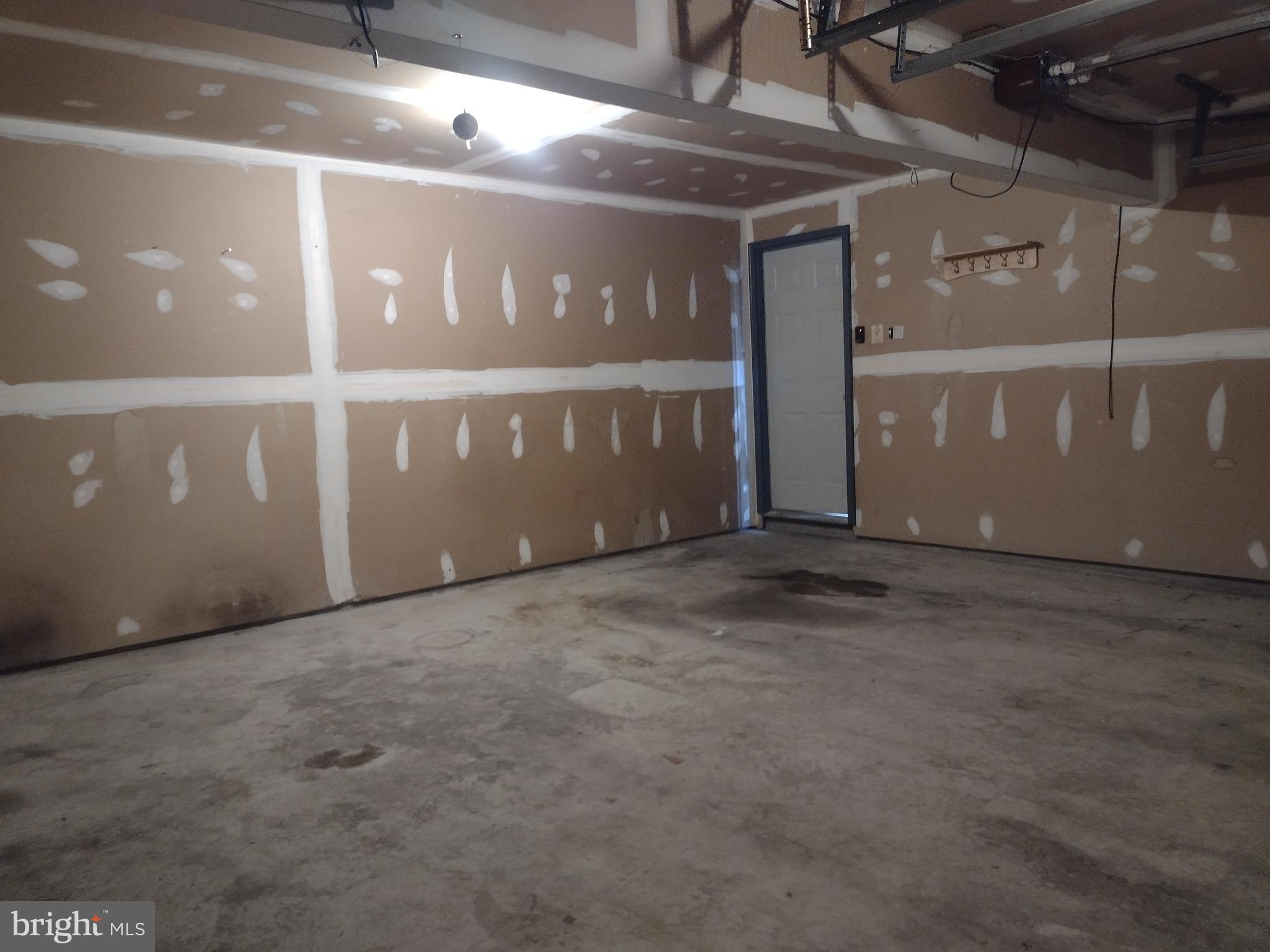 ROHE FARM - Residential Lease