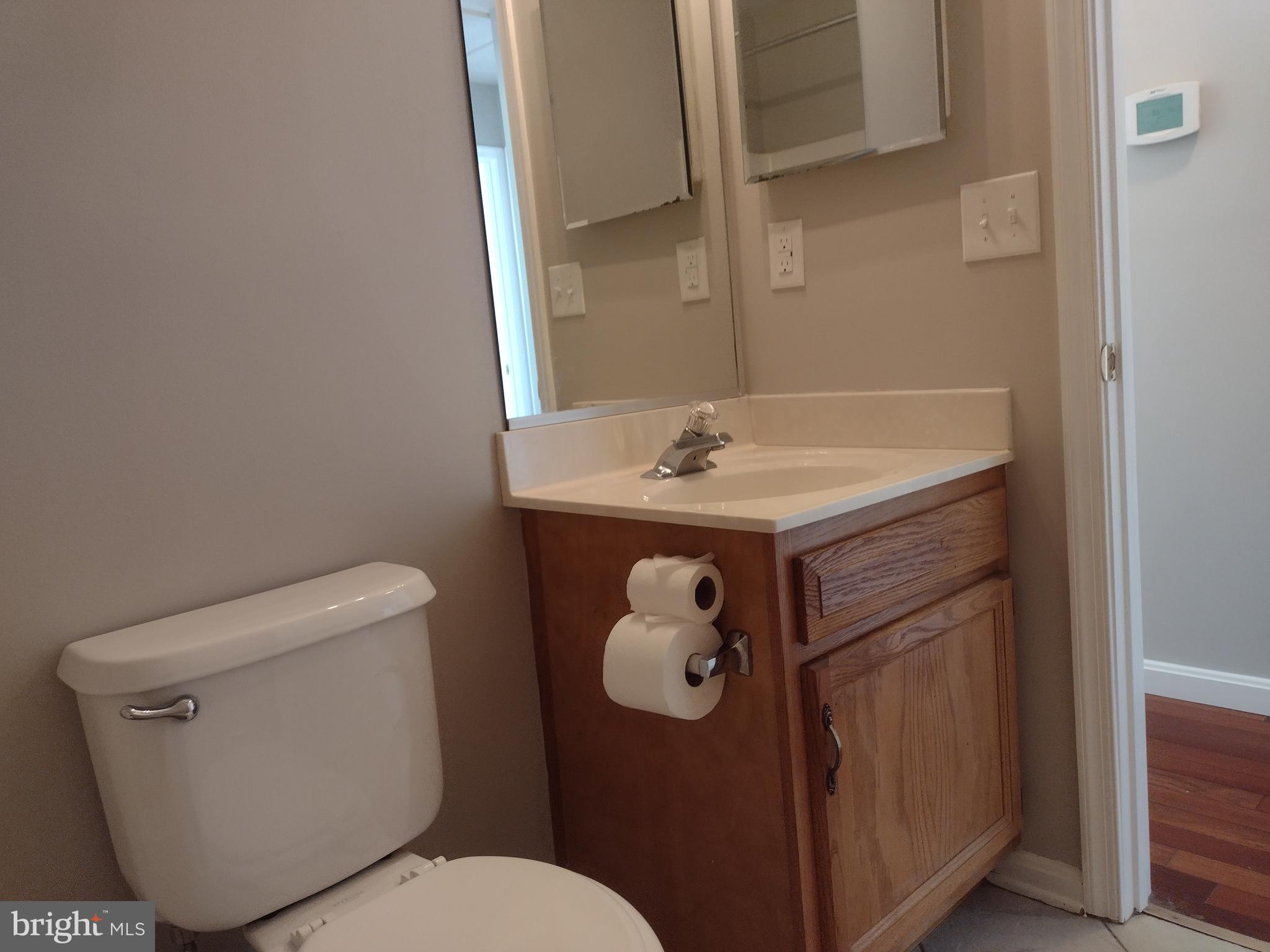 ROHE FARM - Residential Lease