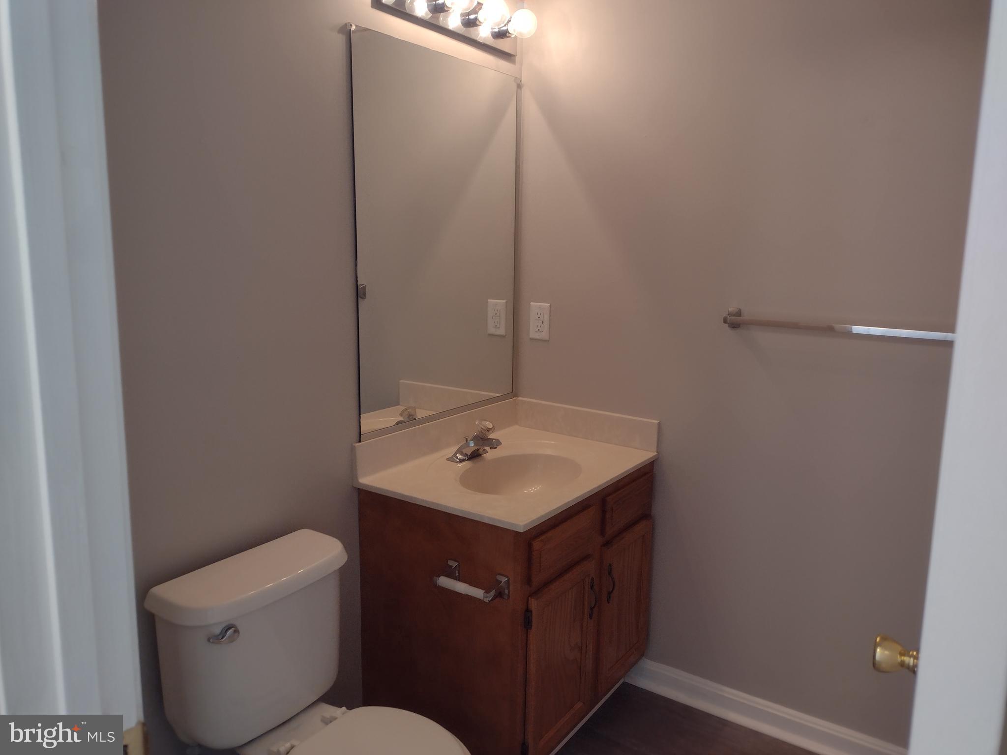 ROHE FARM - Residential Lease