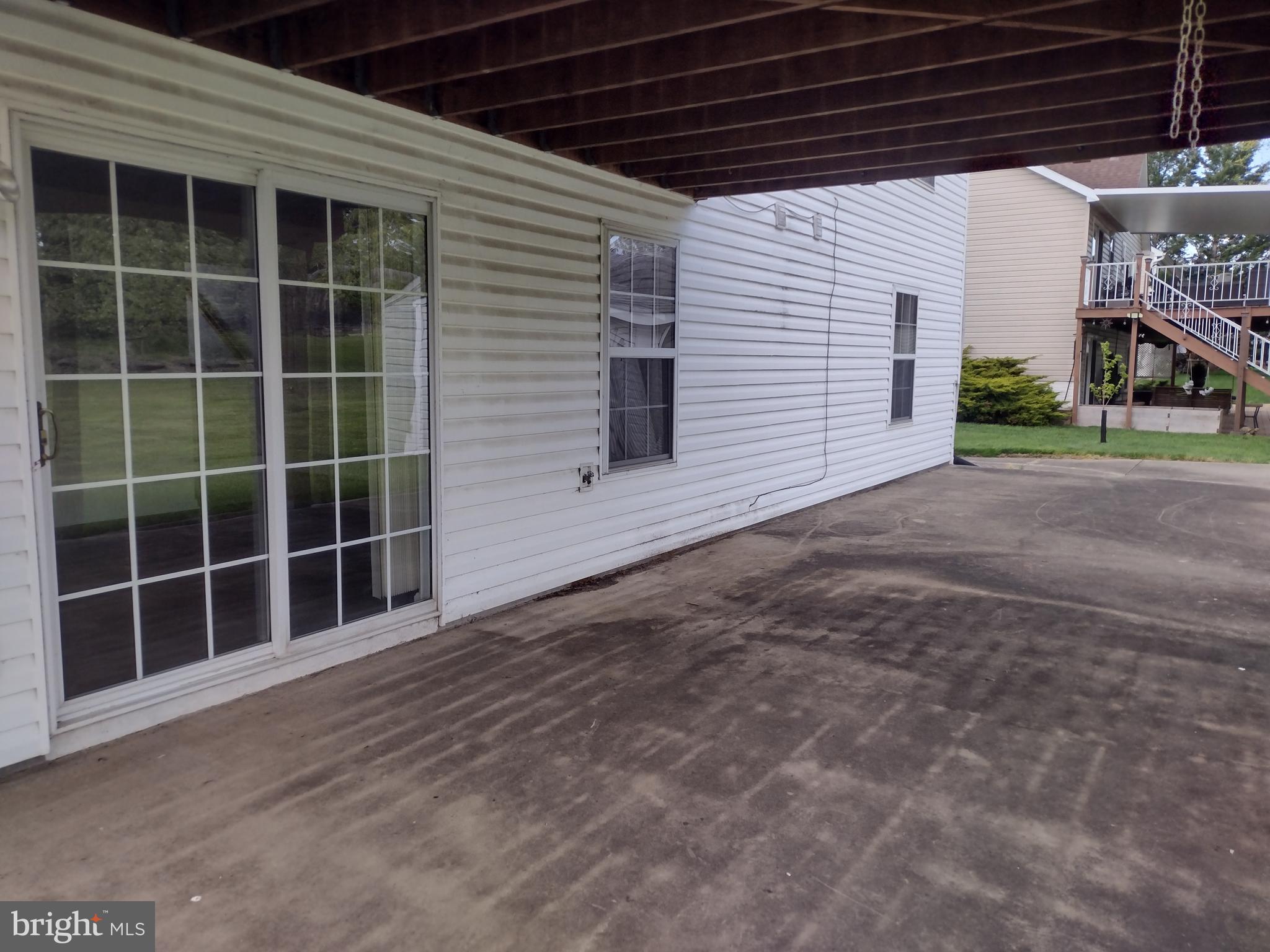 ROHE FARM - Residential Lease