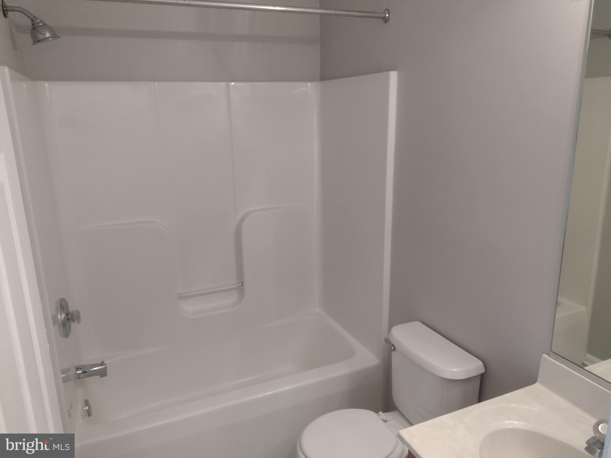 ROHE FARM - Residential Lease