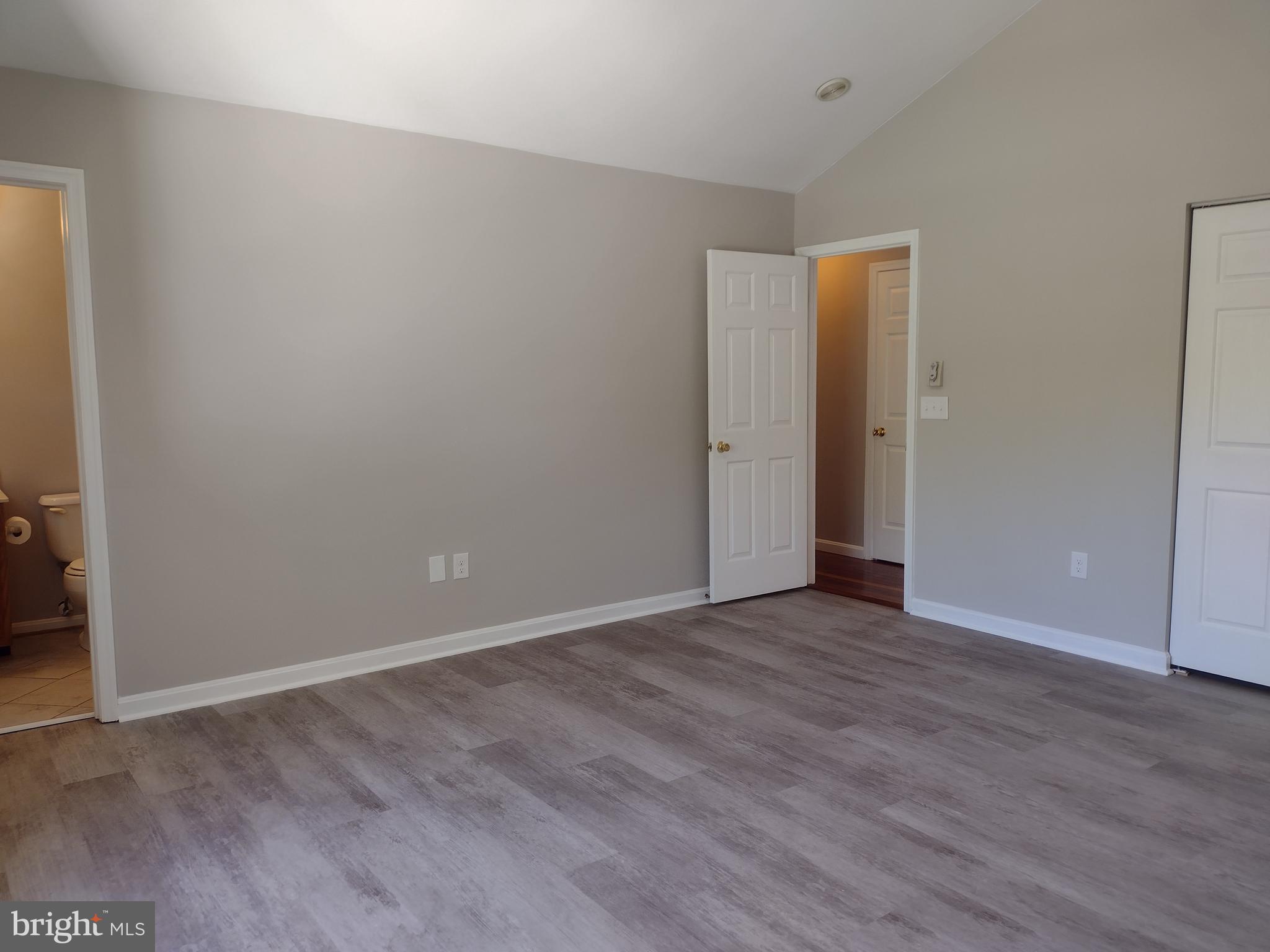 ROHE FARM - Residential Lease