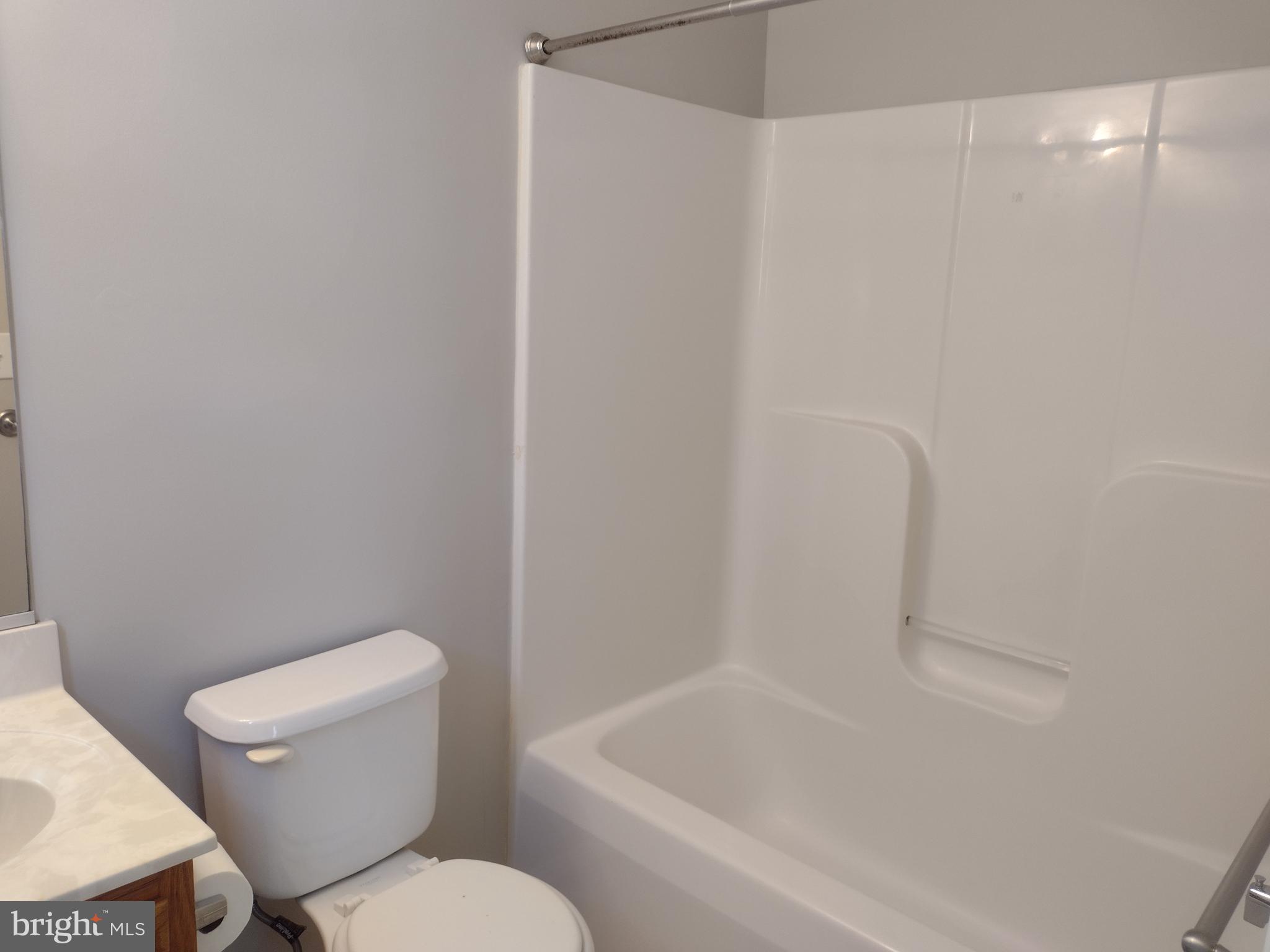 ROHE FARM - Residential Lease