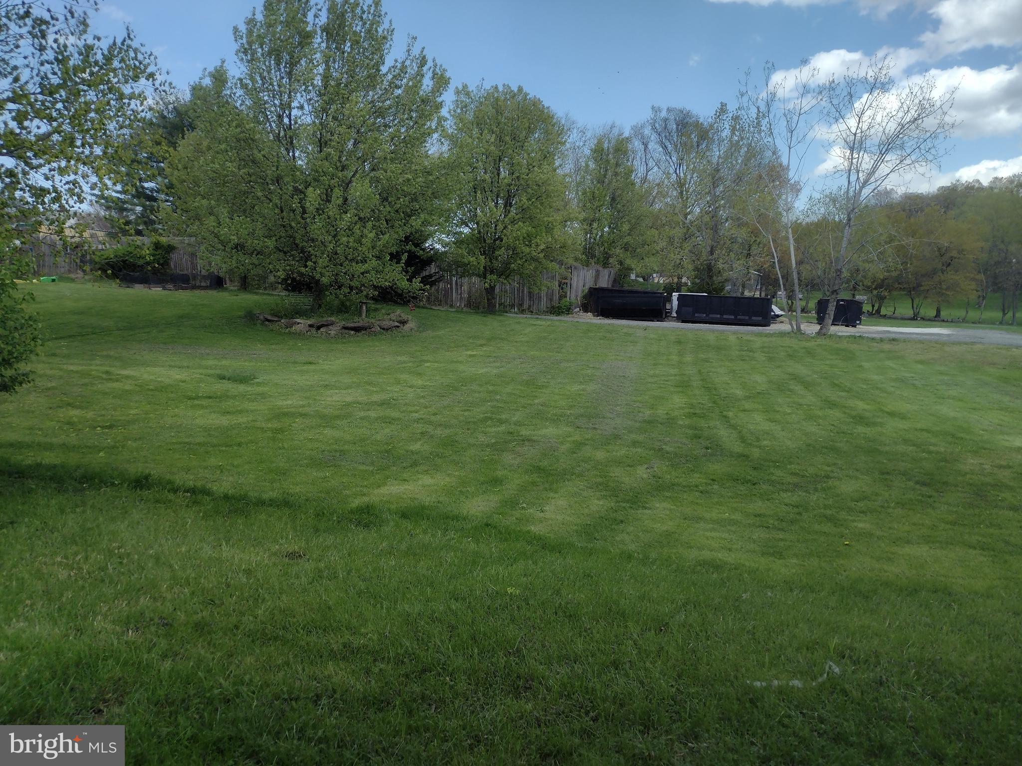 ROHE FARM - Residential Lease