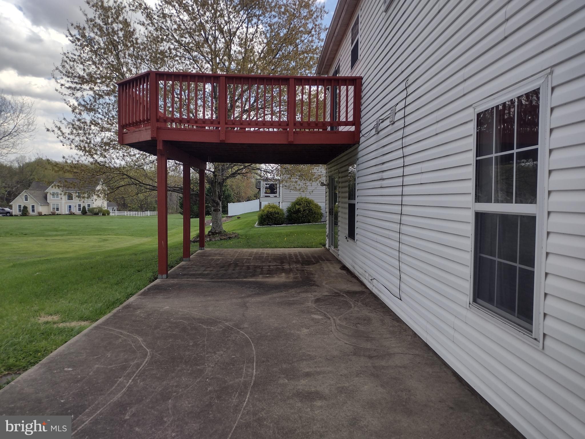 ROHE FARM - Residential Lease