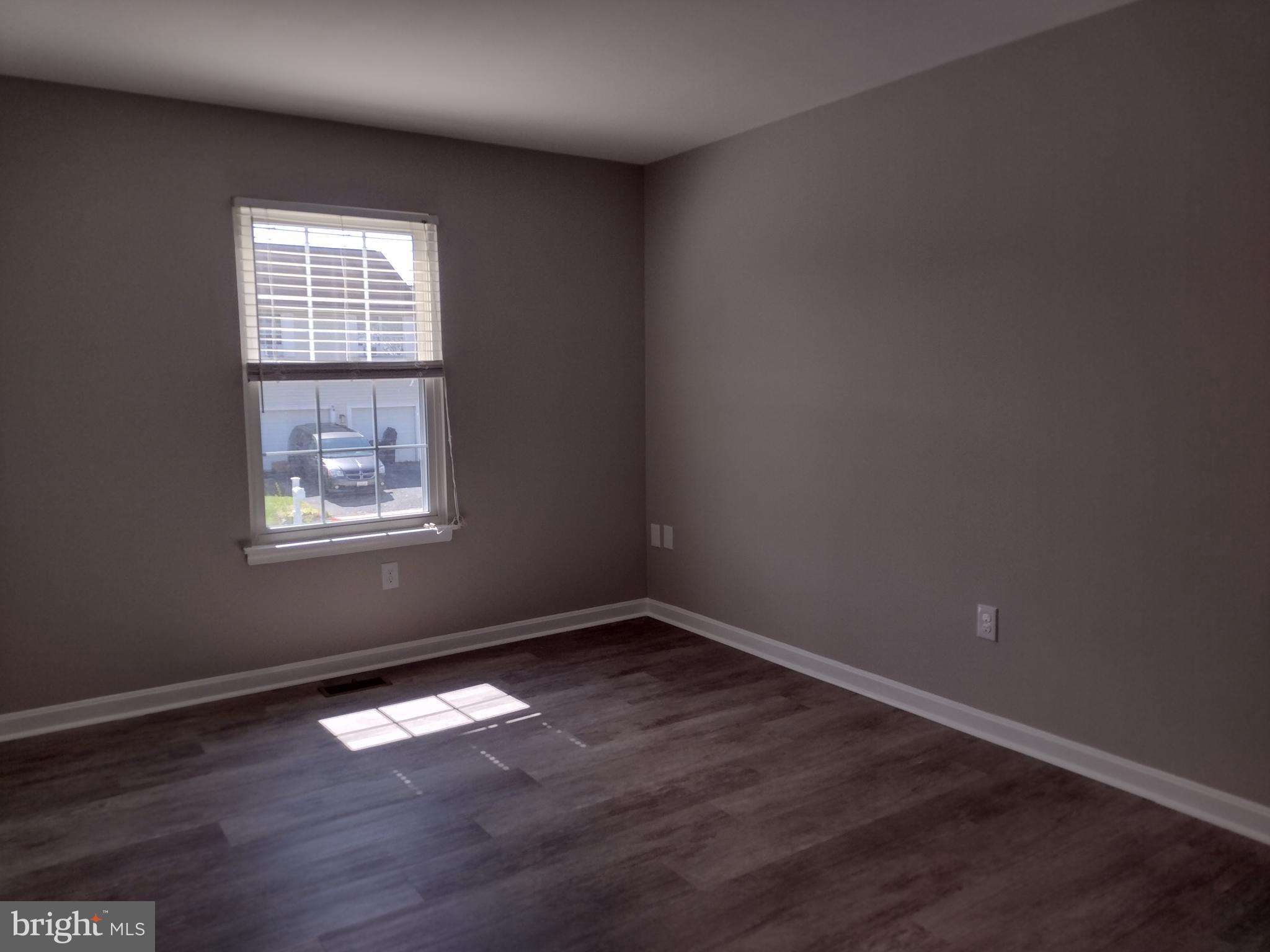 ROHE FARM - Residential Lease