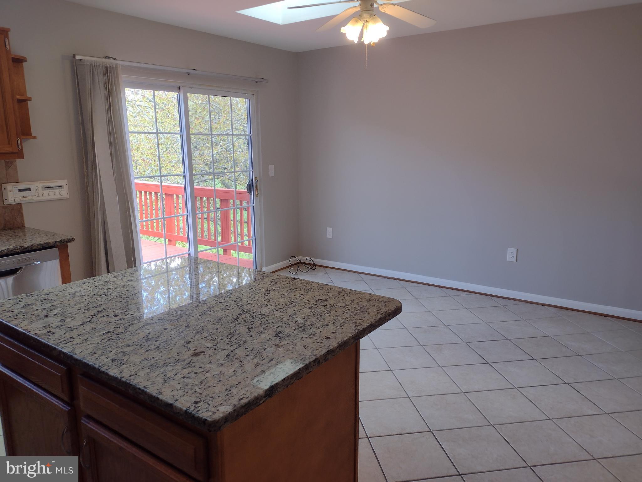 ROHE FARM - Residential Lease