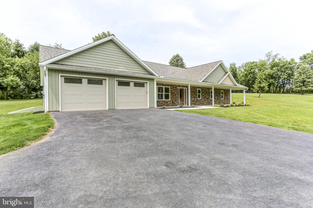 Photo of 1406 Amosite Road, BAINBRIDGE, PA 17502 (MLS # PALA2069970)