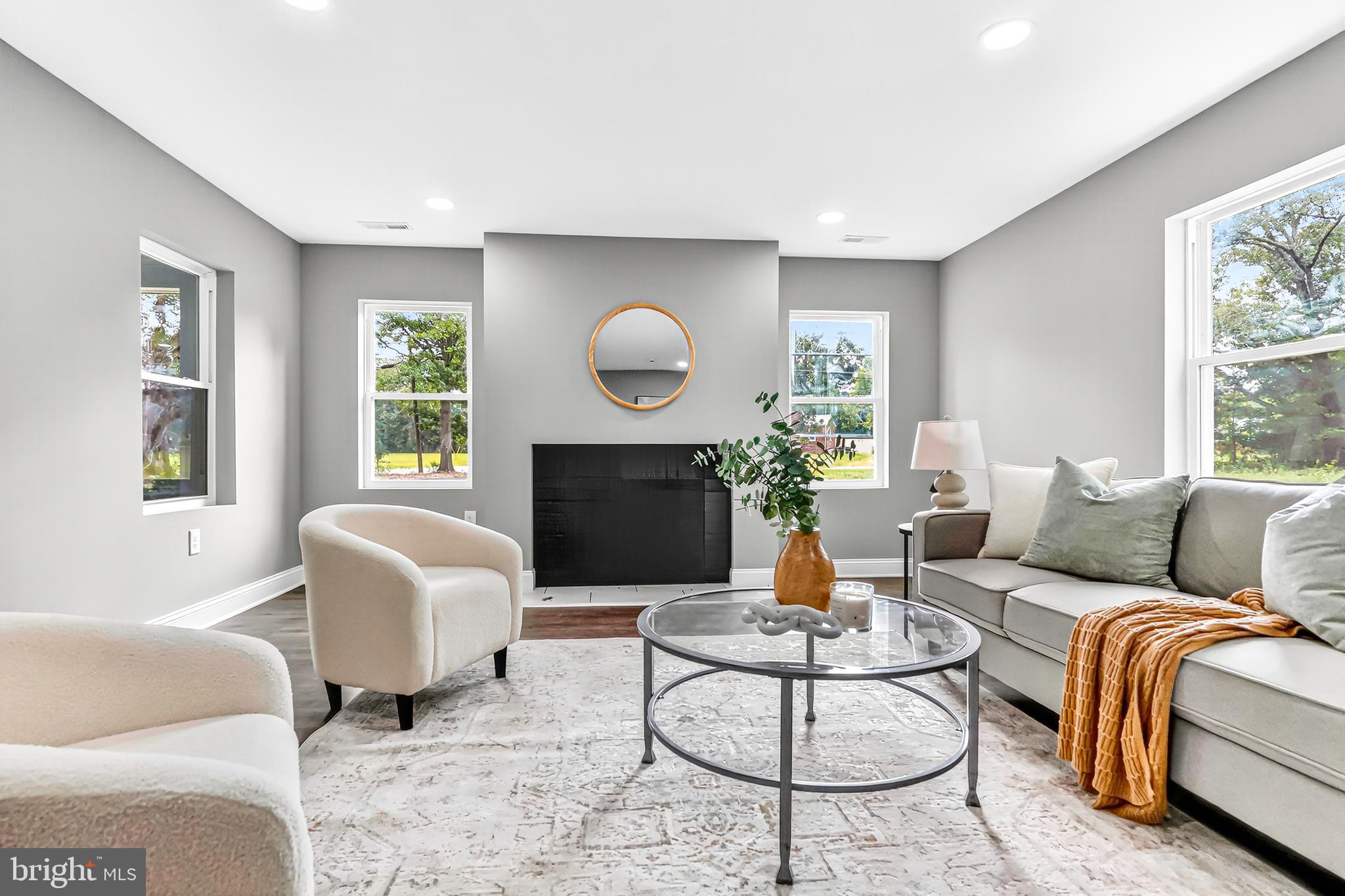 FARMINGTON ROAD - Residential