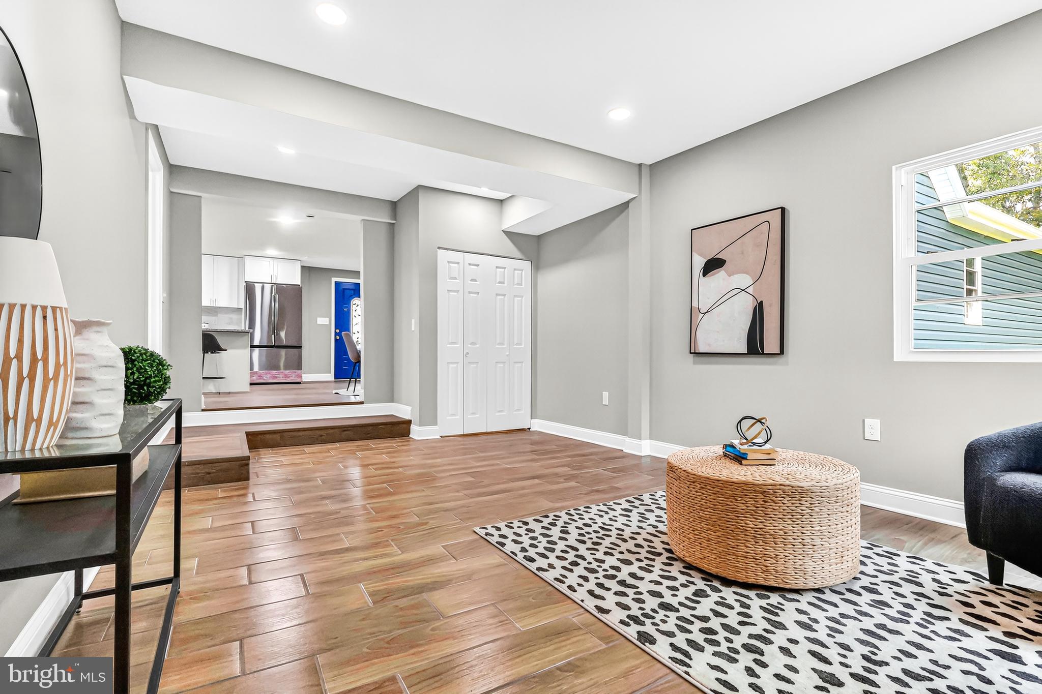 FARMINGTON ROAD - Residential