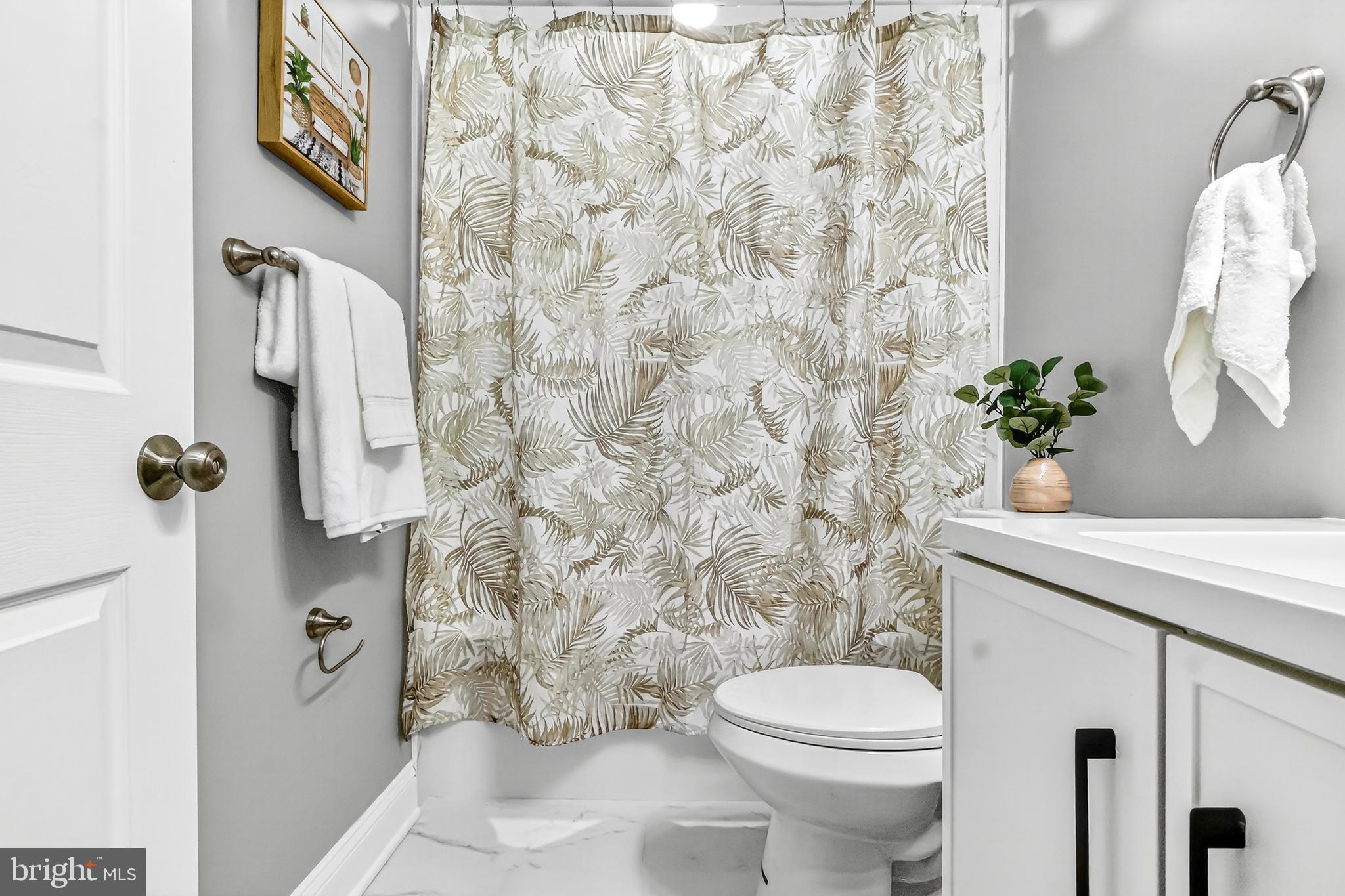 FARMINGTON ROAD - Residential