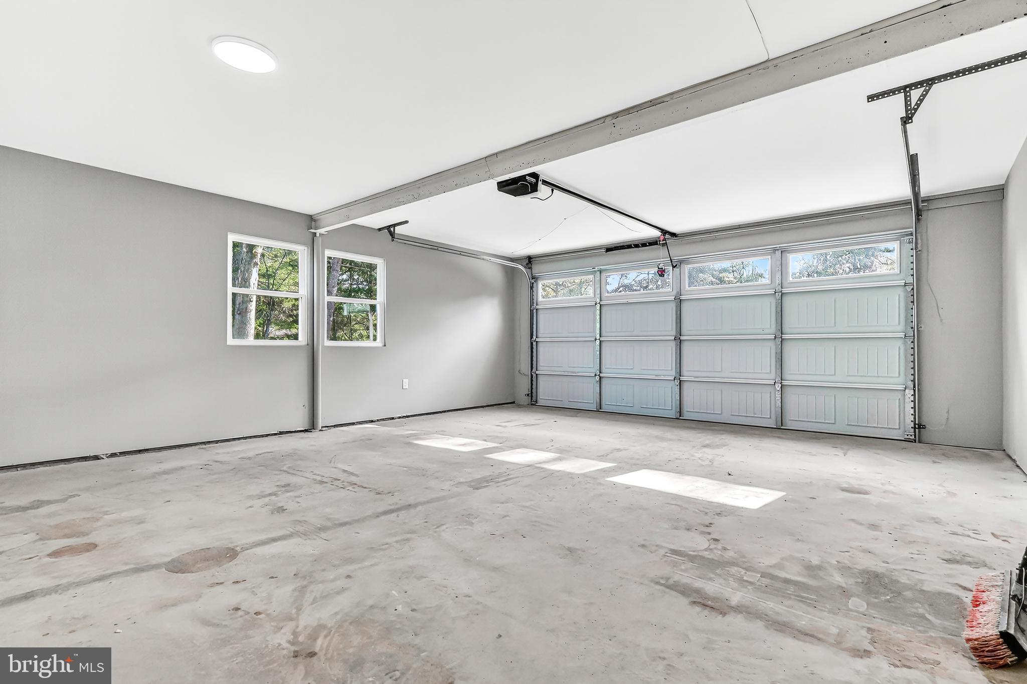 FARMINGTON ROAD - Residential