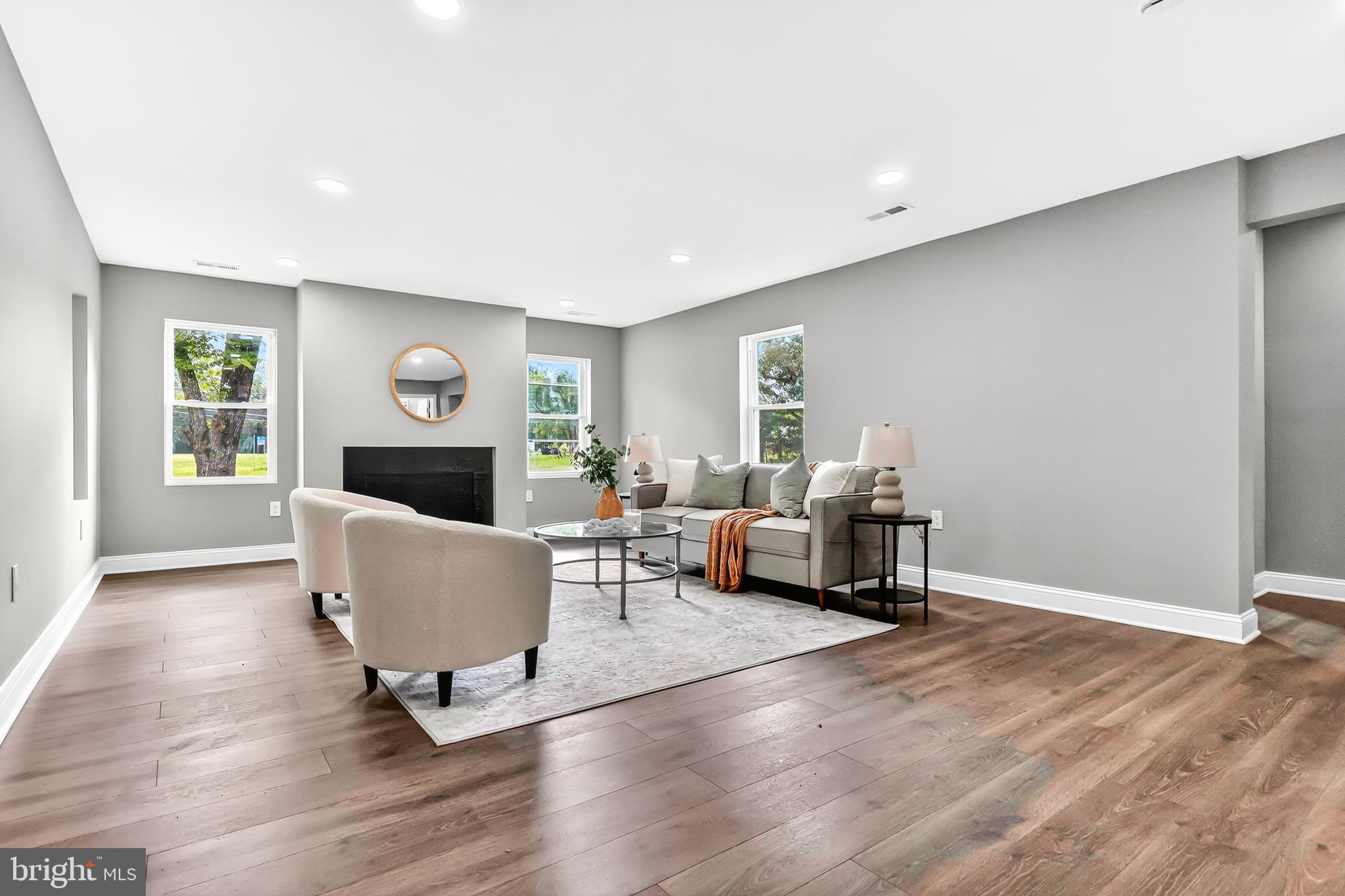 FARMINGTON ROAD - Residential