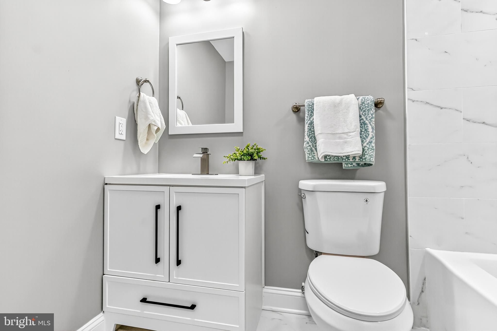 FARMINGTON ROAD - Residential