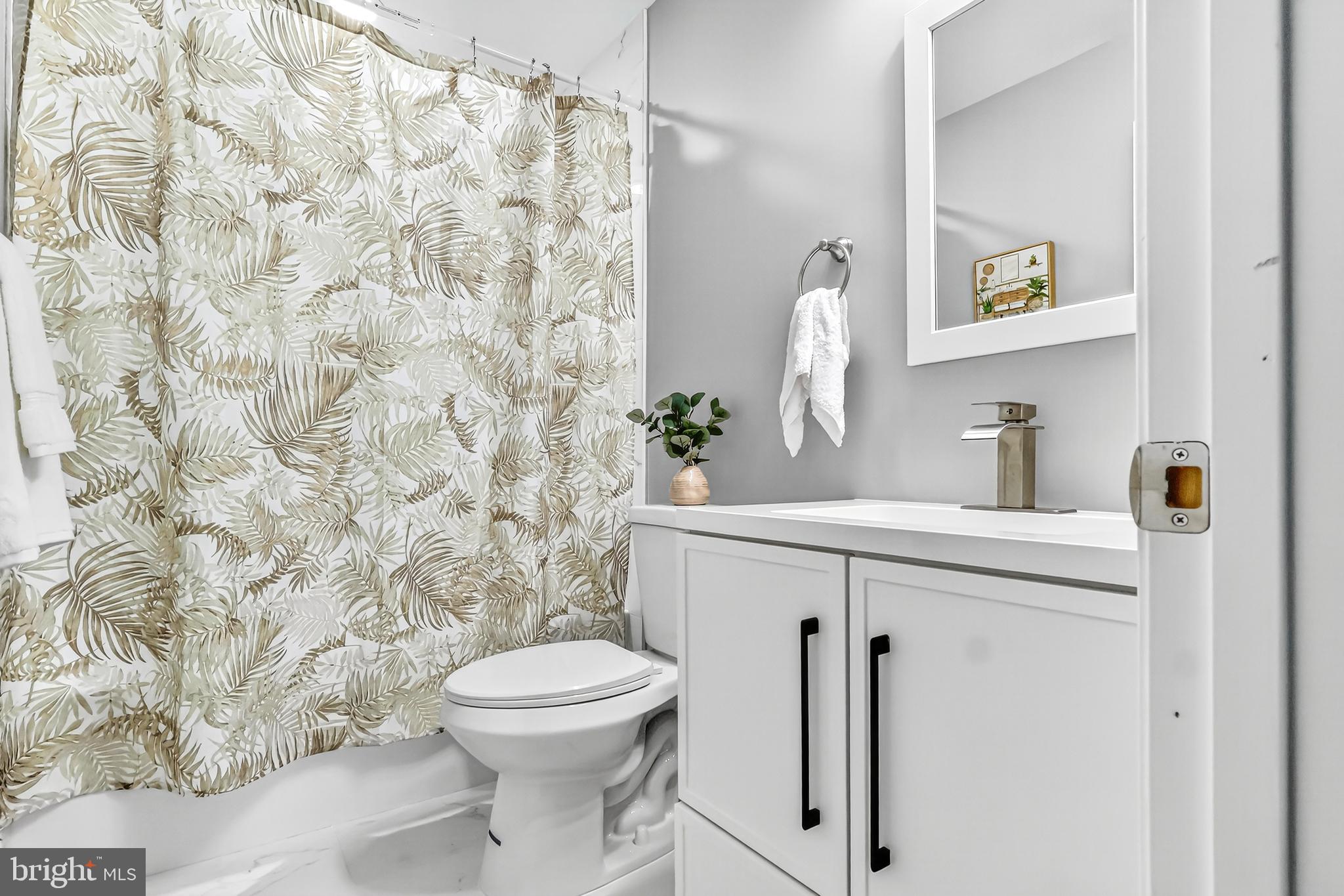 FARMINGTON ROAD - Residential