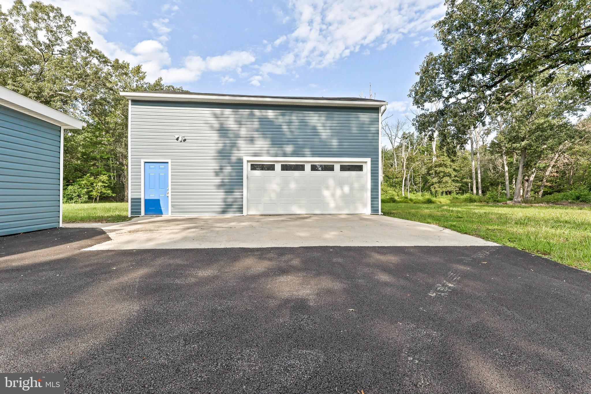 FARMINGTON ROAD - Residential