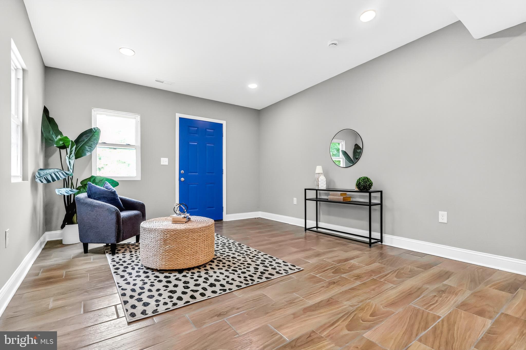 FARMINGTON ROAD - Residential