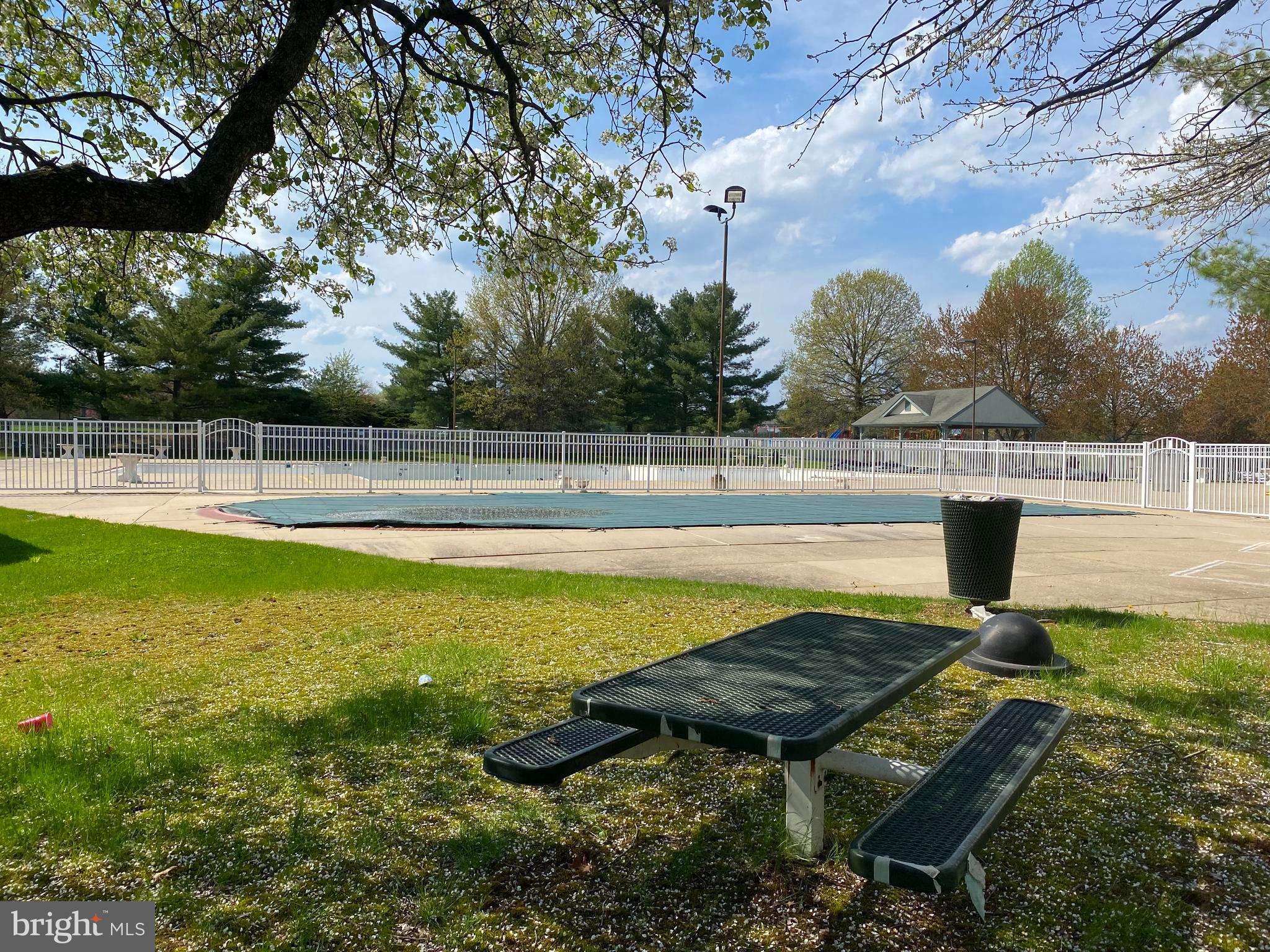 NEWTOWN GRANT - Residential Lease