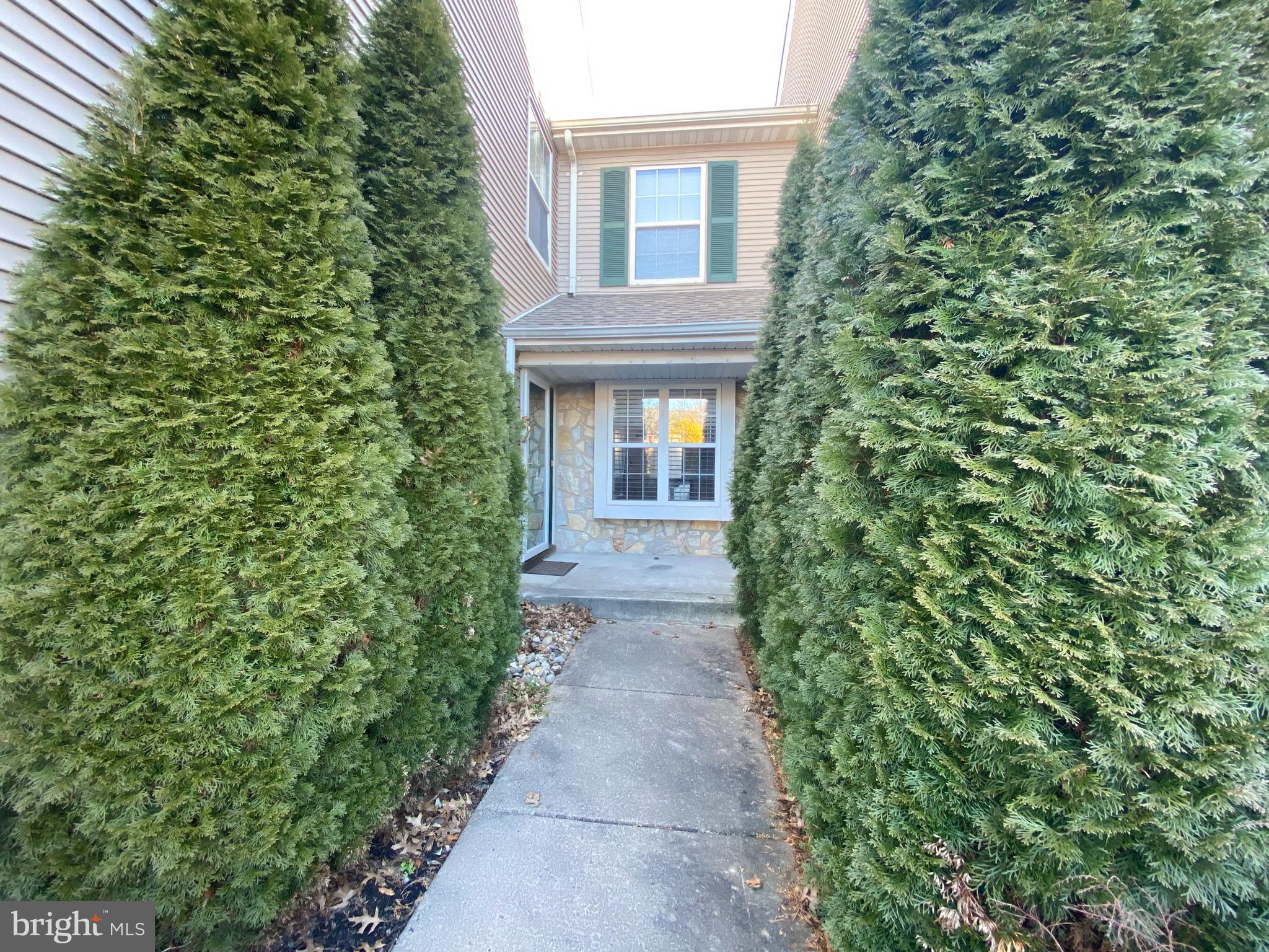 NEWTOWN GRANT - Residential Lease